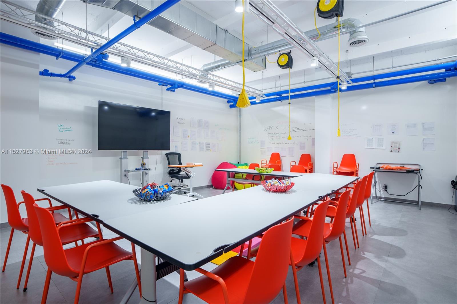 2450 Hollywood Blvd 320/308, Hollywood, Florida 33020, ,Commercialsale,For Sale,2450 Hollywood Blvd 320/308,A11527963