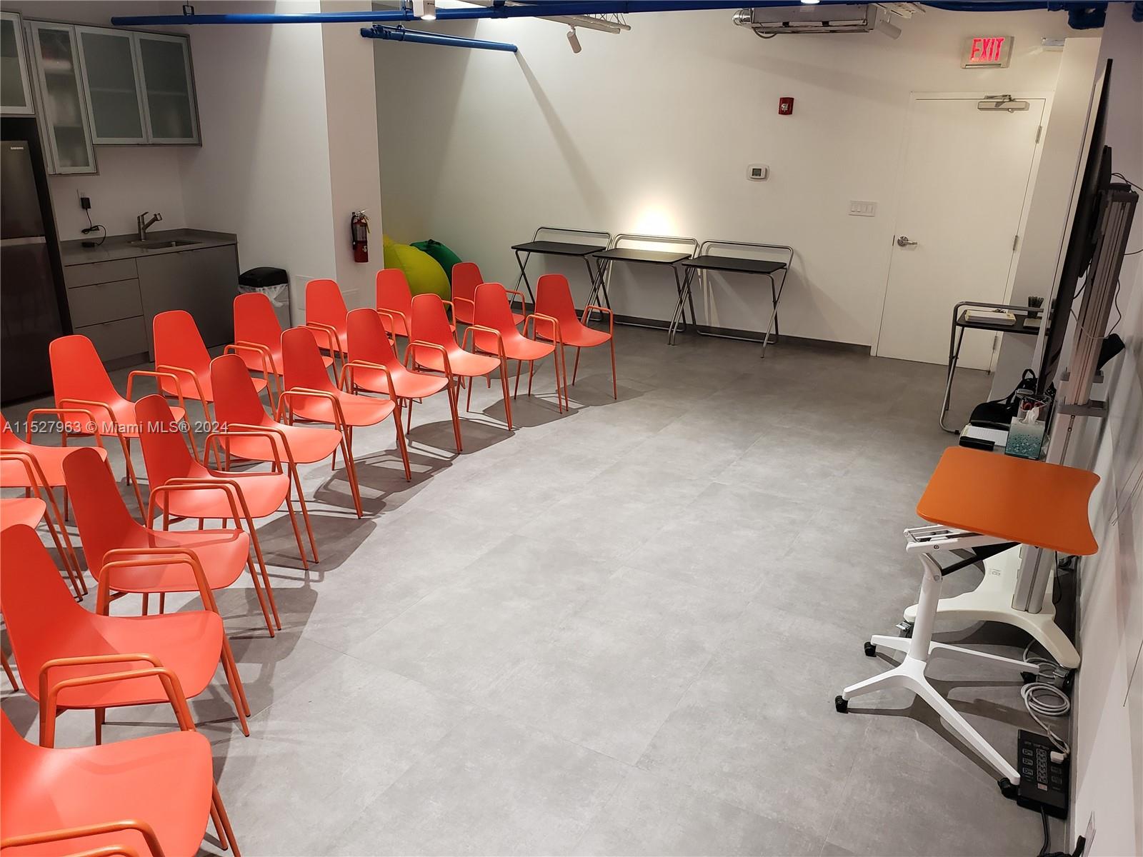 2450 Hollywood Blvd 320/308, Hollywood, Florida 33020, ,Commercialsale,For Sale,2450 Hollywood Blvd 320/308,A11527963