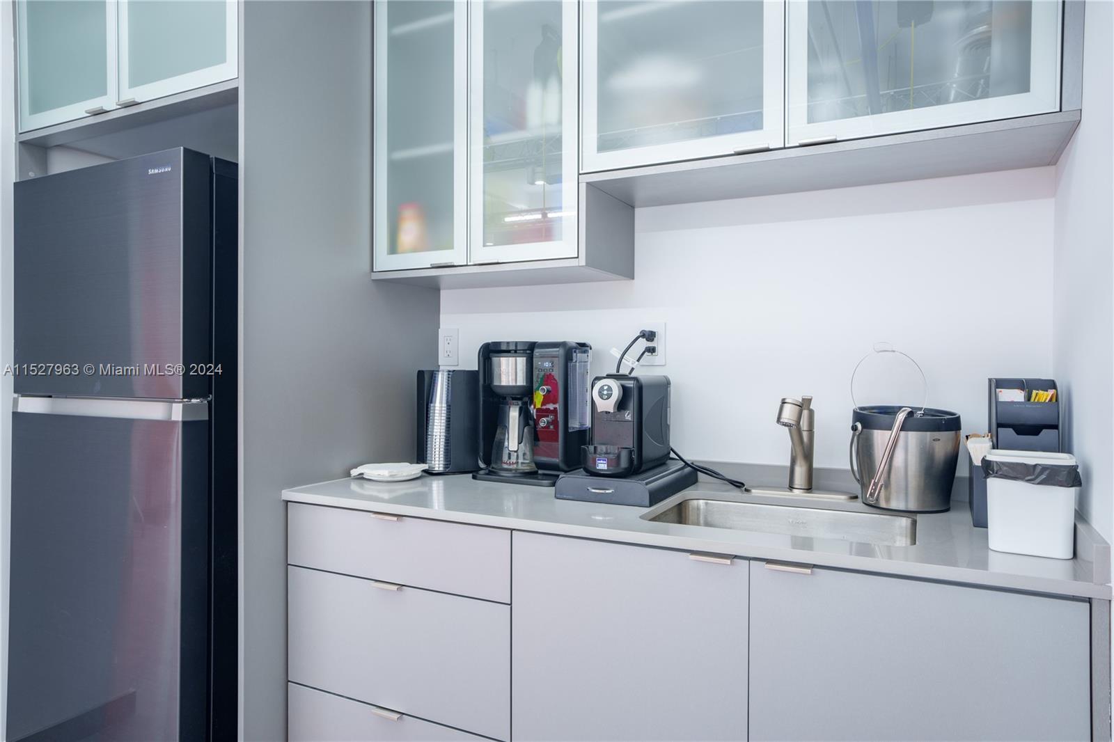 2450 Hollywood Blvd 320/308, Hollywood, Florida 33020, ,Commercialsale,For Sale,2450 Hollywood Blvd 320/308,A11527963