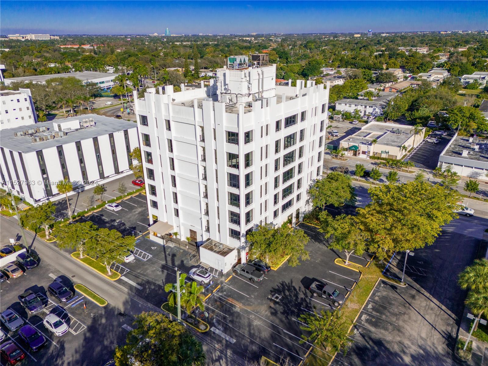 2450 Hollywood Blvd 320/308, Hollywood, Florida 33020, ,Commercialsale,For Sale,2450 Hollywood Blvd 320/308,A11527963
