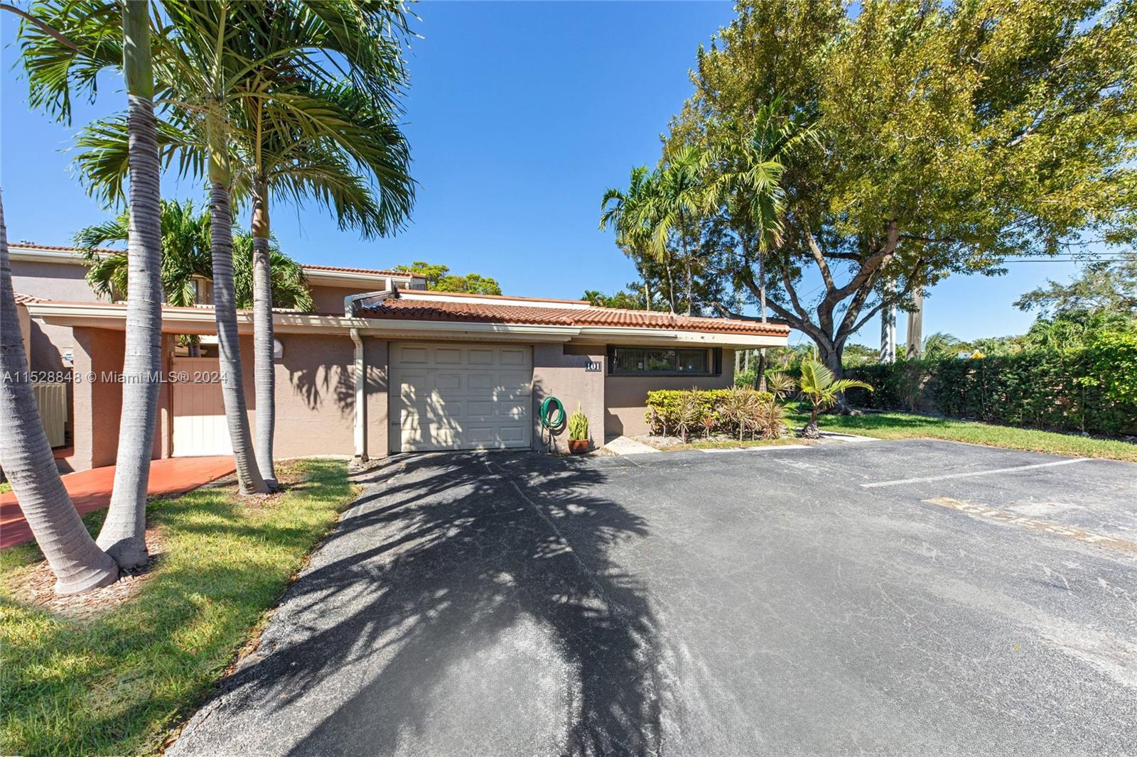 101 Saint Andrews Rd 20-75, Hollywood, Florida 33021, 3 Bedrooms Bedrooms, ,2 BathroomsBathrooms,Residential,For Sale,101 Saint Andrews Rd 20-75,A11528848