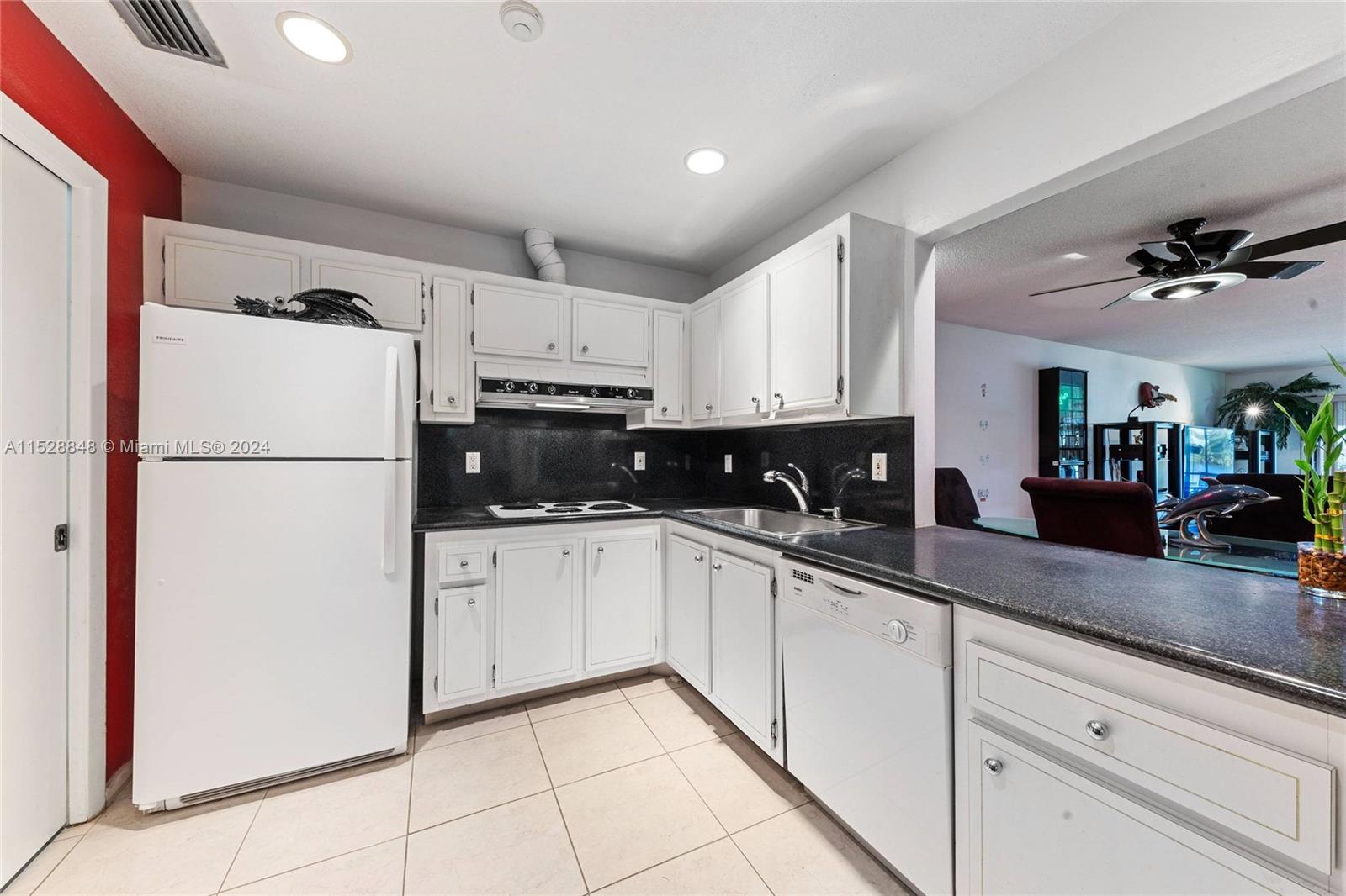 101 Saint Andrews Rd 20-75, Hollywood, Florida 33021, 3 Bedrooms Bedrooms, ,2 BathroomsBathrooms,Residential,For Sale,101 Saint Andrews Rd 20-75,A11528848
