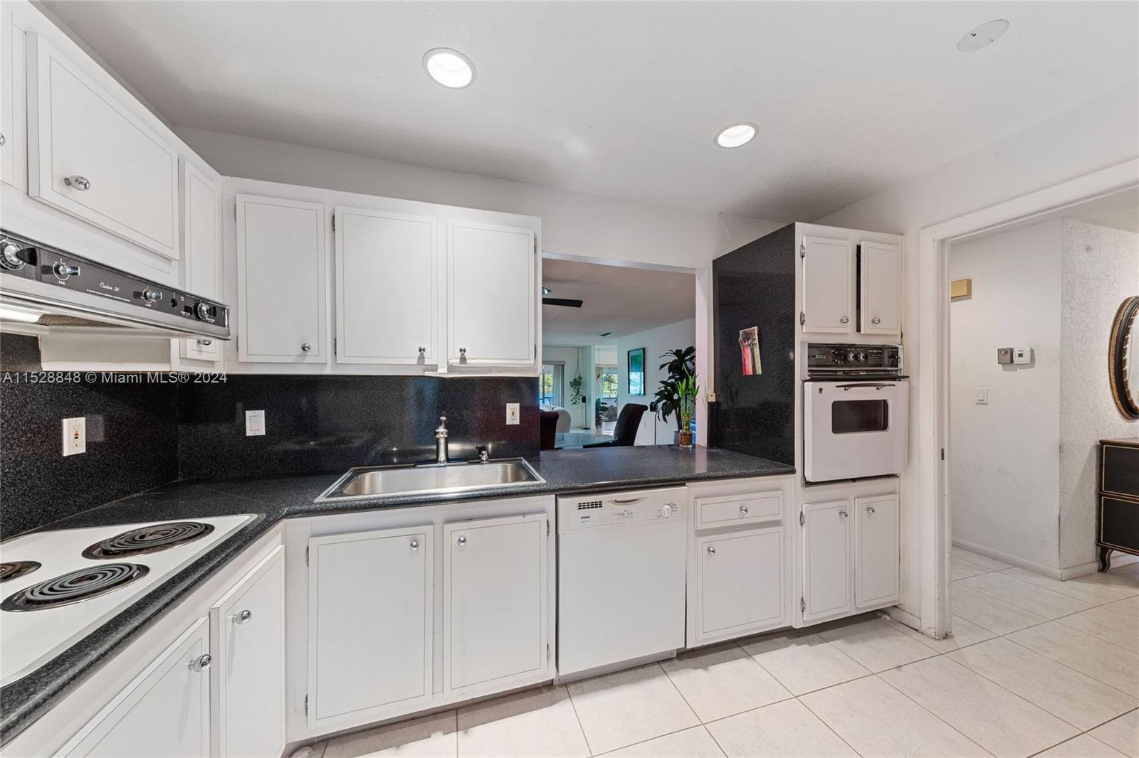 101 Saint Andrews Rd 20-75, Hollywood, Florida 33021, 3 Bedrooms Bedrooms, ,2 BathroomsBathrooms,Residential,For Sale,101 Saint Andrews Rd 20-75,A11528848