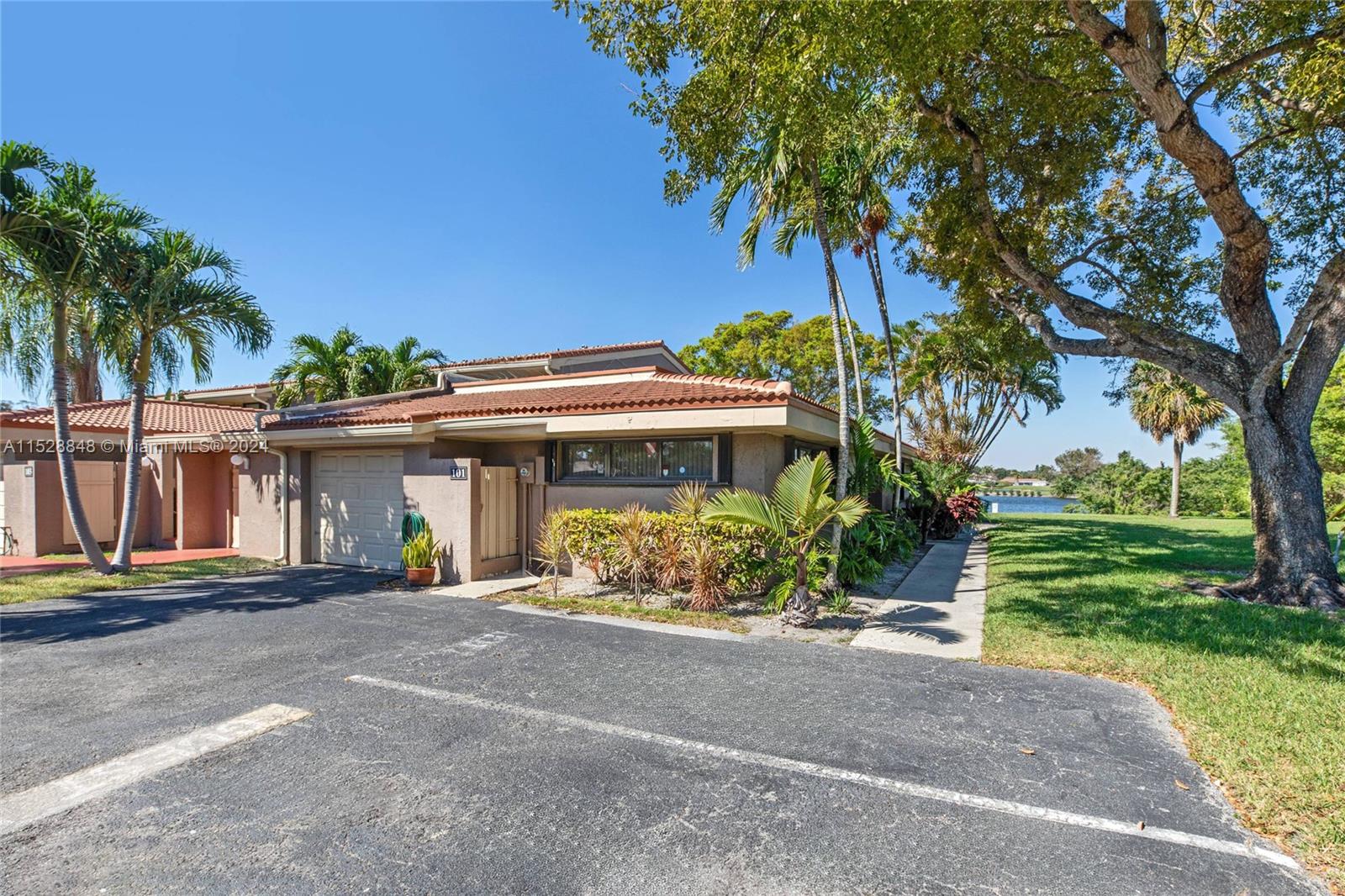 101 Saint Andrews Rd 20-75, Hollywood, Florida 33021, 3 Bedrooms Bedrooms, ,2 BathroomsBathrooms,Residential,For Sale,101 Saint Andrews Rd 20-75,A11528848