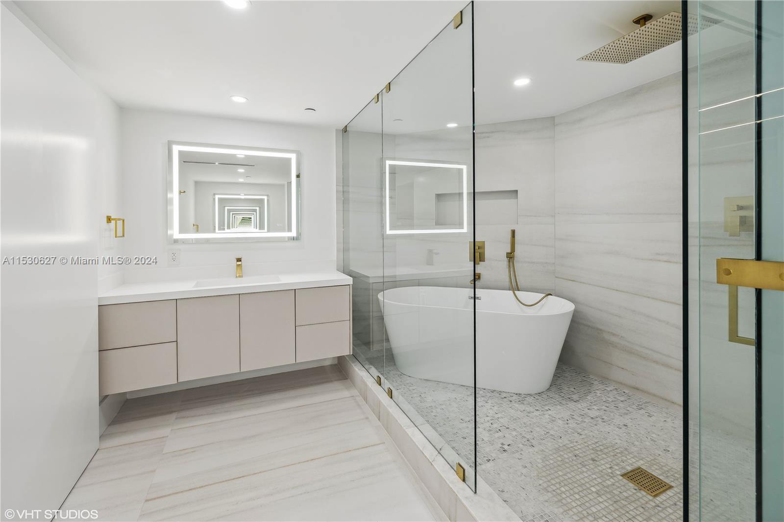 3000 Island Blvd, Aventura, FL, 33160 United States, 3 Bedrooms Bedrooms, ,3 BathroomsBathrooms,Residential,For Sale,Island Blvd,A11530627