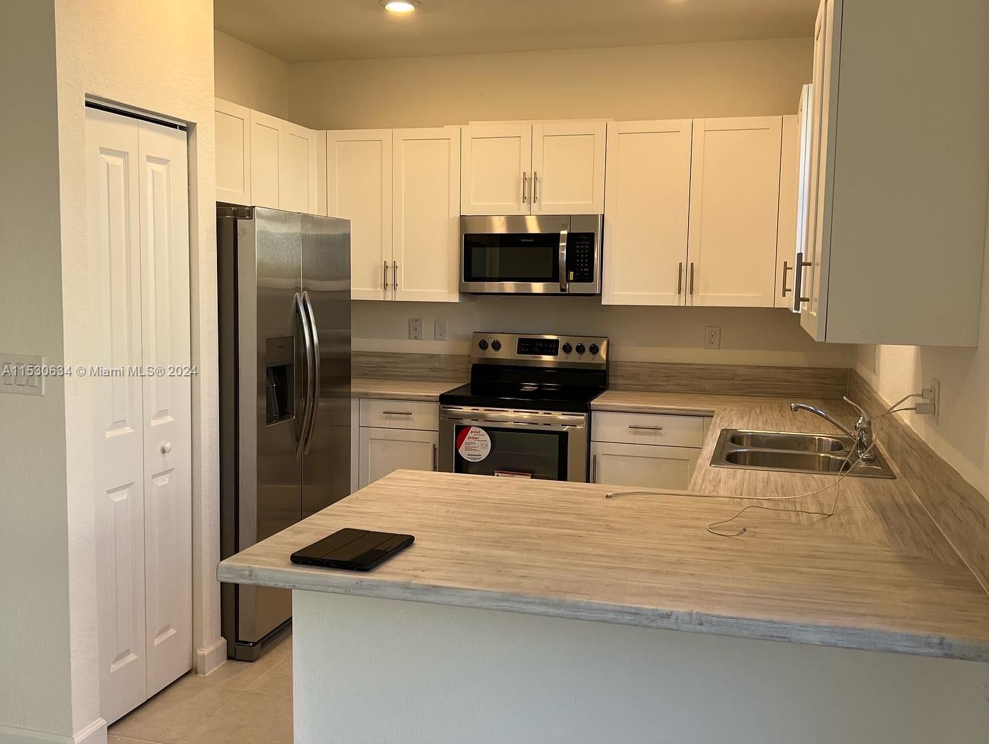 13405 SW 287TH TERRACE, Homestead, Florida 33033, 3 Bedrooms Bedrooms, ,2 BathroomsBathrooms,Residentiallease,For Rent,13405 SW 287TH TERRACE,A11530634