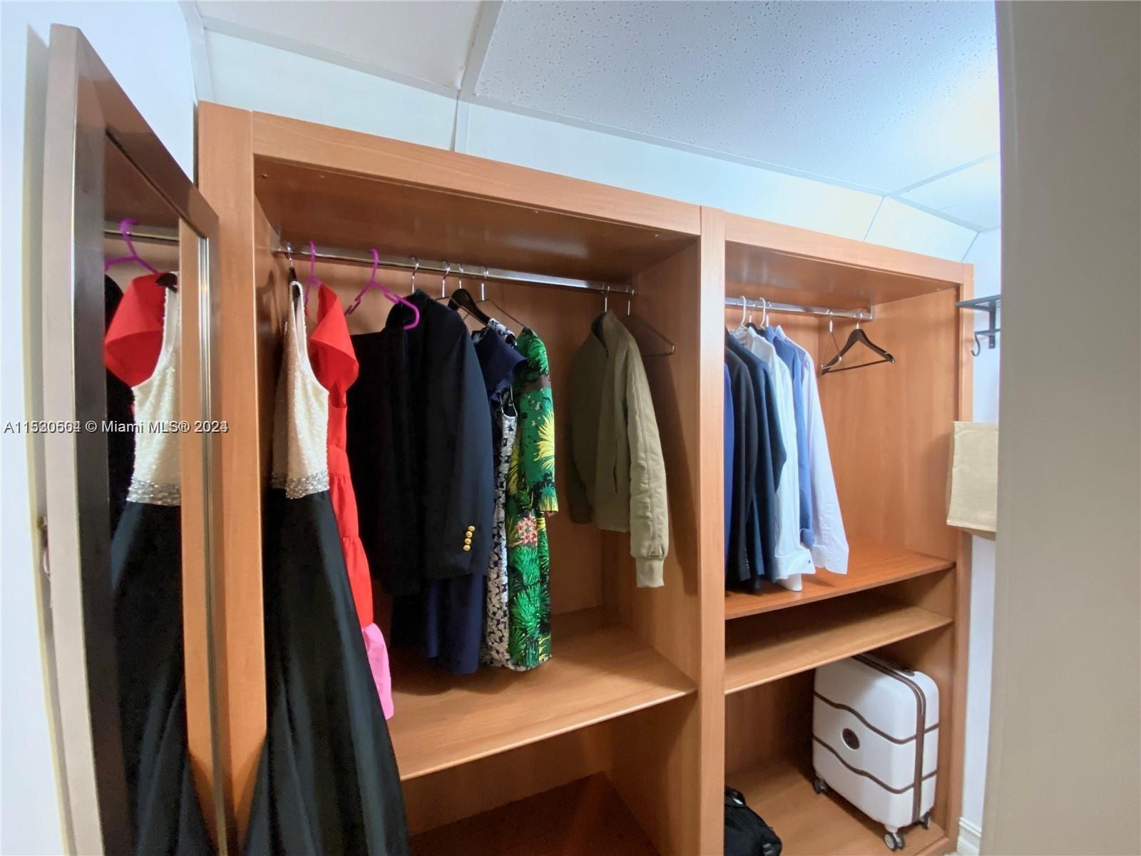 218 SE 14th St 2004, Miami, Florida 33131, 1 Bedroom Bedrooms, ,1 BathroomBathrooms,Residentiallease,For Rent,218 SE 14th St 2004,A11530504