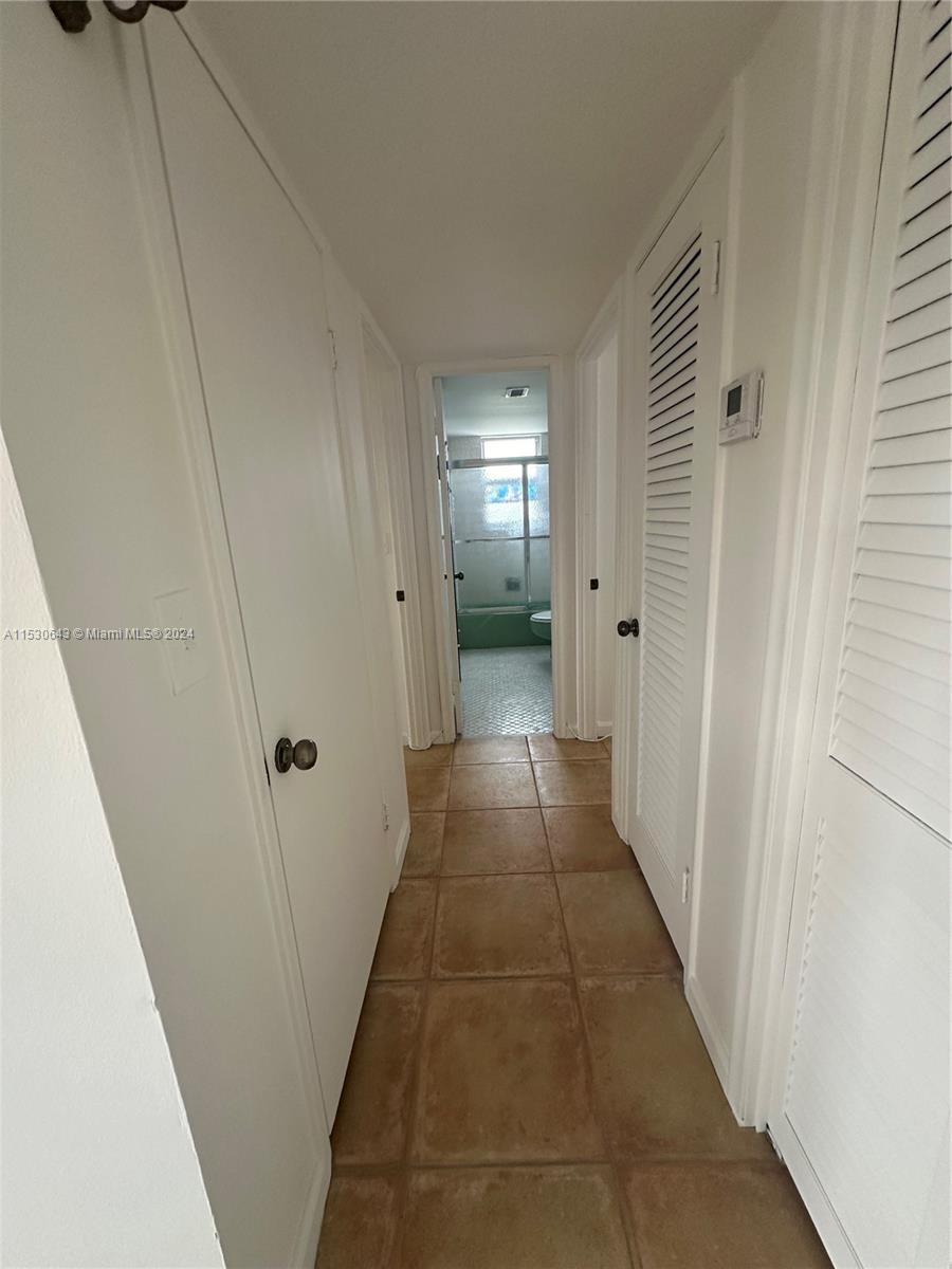 1811 Jefferson St 410, Hollywood, Florida 33020, 2 Bedrooms Bedrooms, ,2 BathroomsBathrooms,Residentiallease,For Rent,1811 Jefferson St 410,A11530643