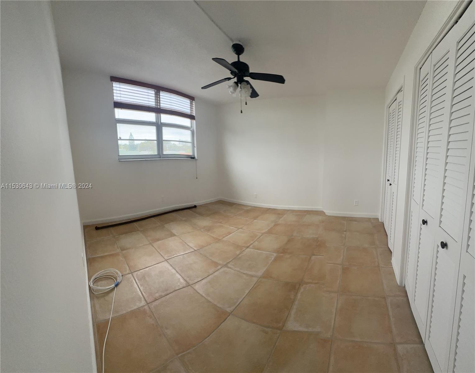 1811 Jefferson St 410, Hollywood, Florida 33020, 2 Bedrooms Bedrooms, ,2 BathroomsBathrooms,Residentiallease,For Rent,1811 Jefferson St 410,A11530643