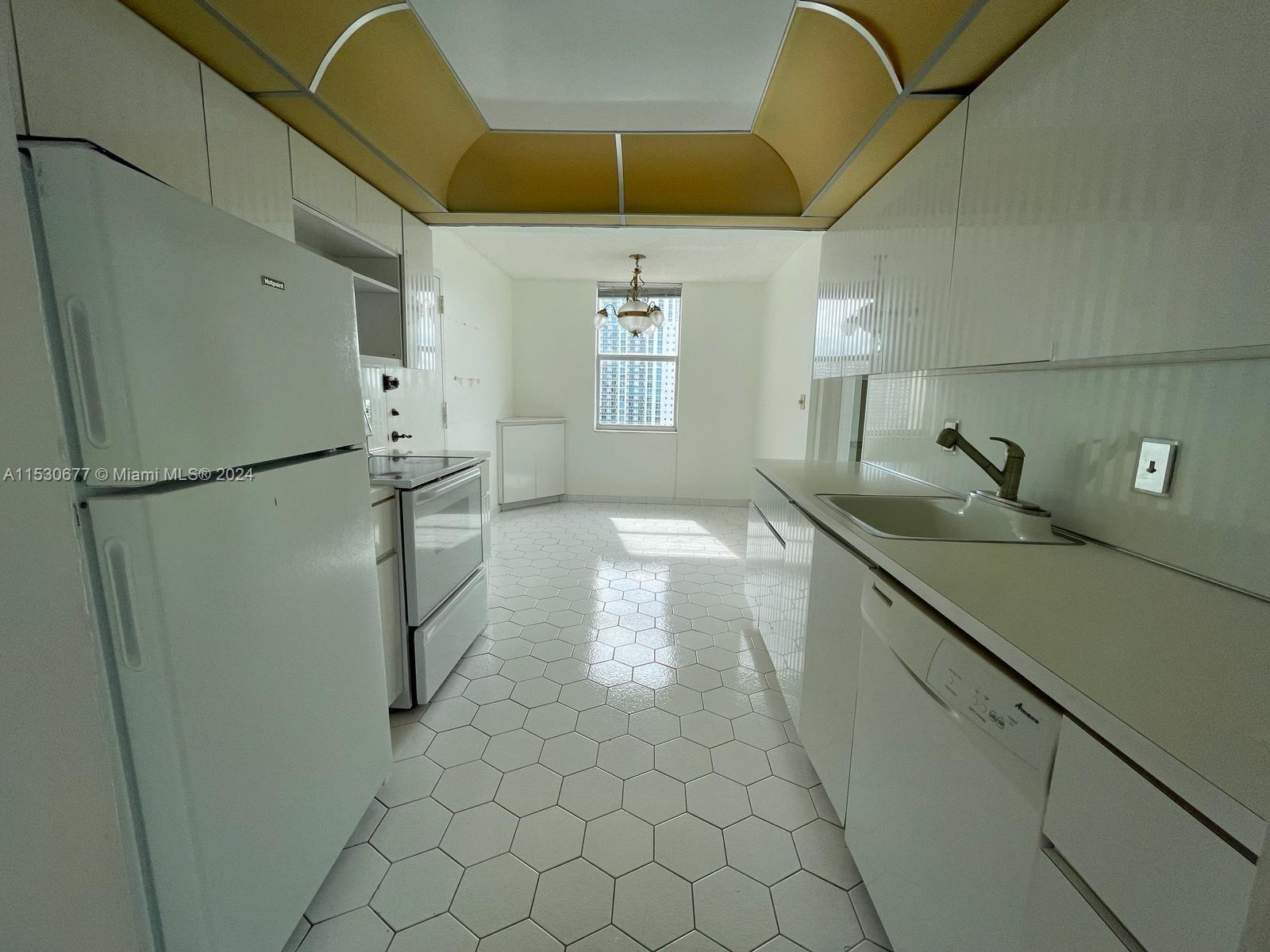 1865 S Ocean Dr 16L, Hallandale Beach, Florida 33009, 1 Bedroom Bedrooms, ,2 BathroomsBathrooms,Residential,For Sale,1865 S Ocean Dr 16L,A11530677