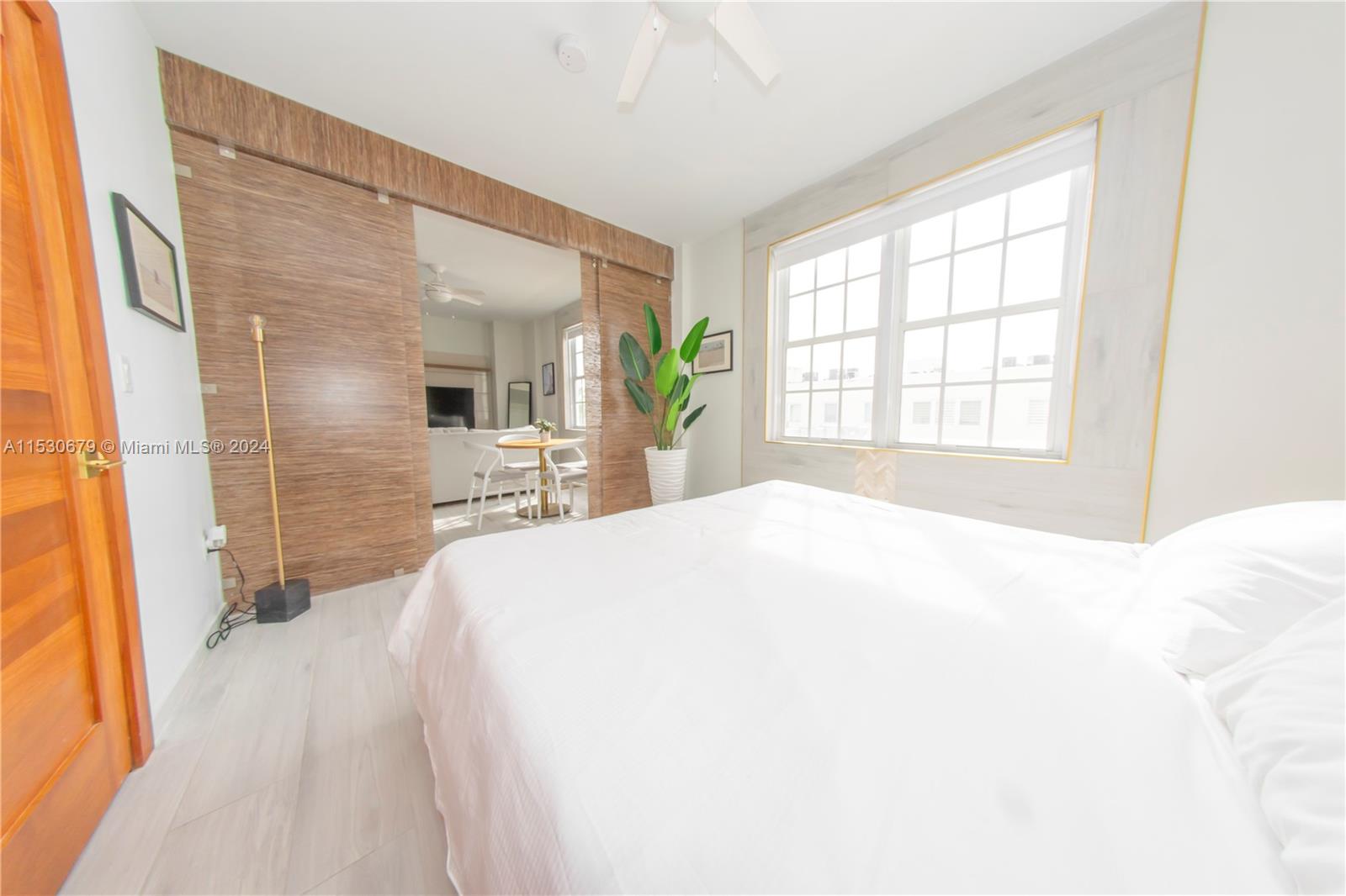 820 Ocean Dr 302, Miami Beach, Florida 33139, 1 Bedroom Bedrooms, ,1 BathroomBathrooms,Residentiallease,For Rent,820 Ocean Dr 302,A11530679