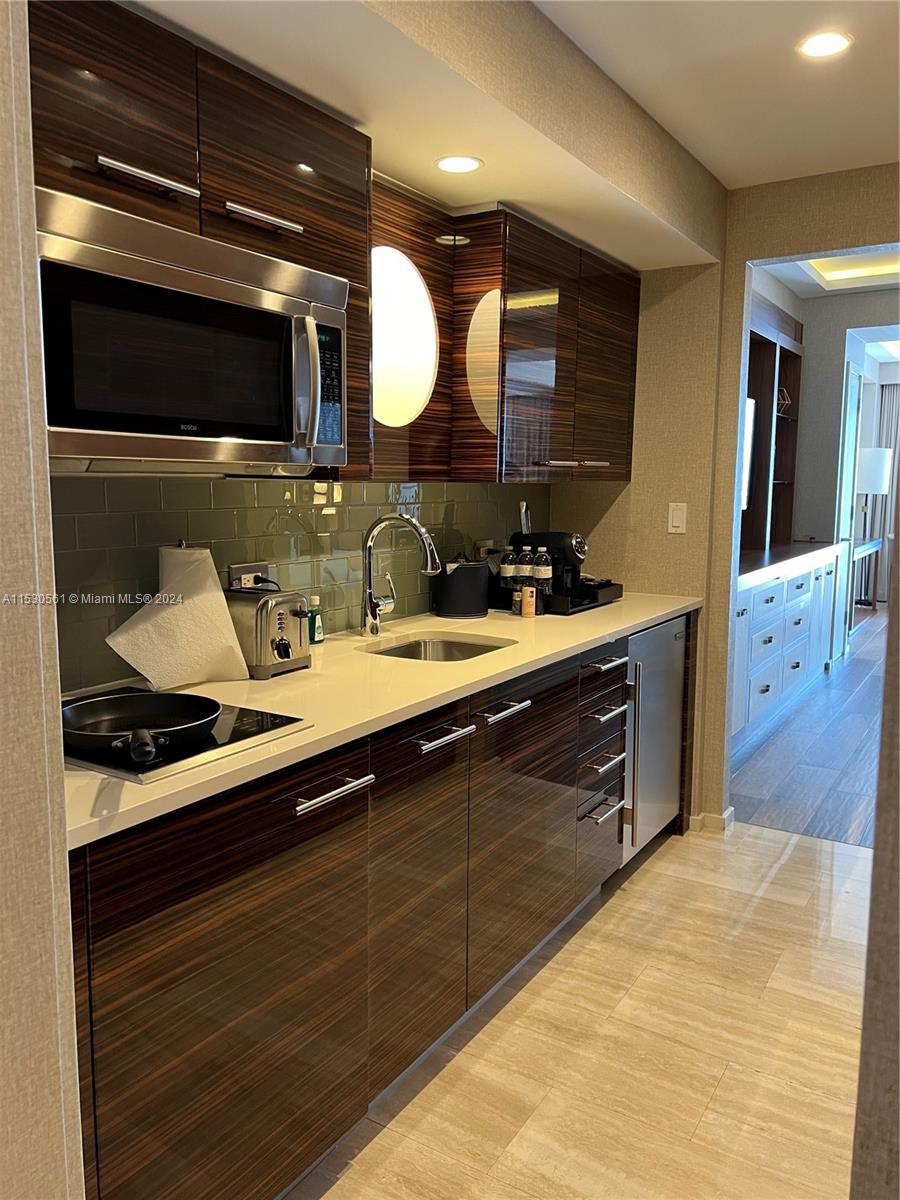 551 N Fort Lauderdale Beach Blvd H1507, Fort Lauderdale, FL 33304, 1 Bedroom Bedrooms, ,1 BathroomBathrooms,Residential,For Sale,Fort Lauderdale Beach Blvd,A11530561