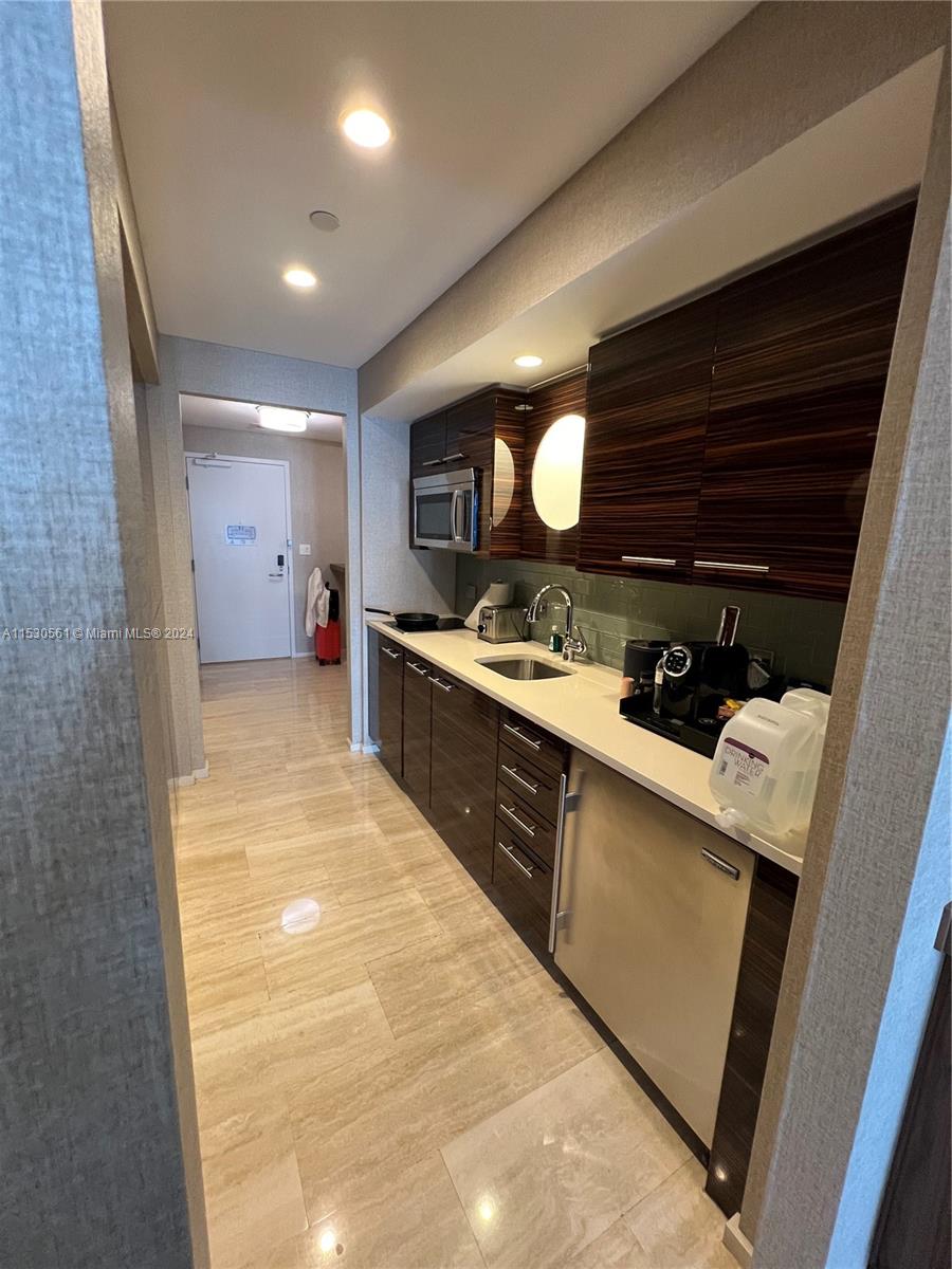 551 N Fort Lauderdale Beach Blvd H1507, Fort Lauderdale, FL 33304, 1 Bedroom Bedrooms, ,1 BathroomBathrooms,Residential,For Sale,Fort Lauderdale Beach Blvd,A11530561