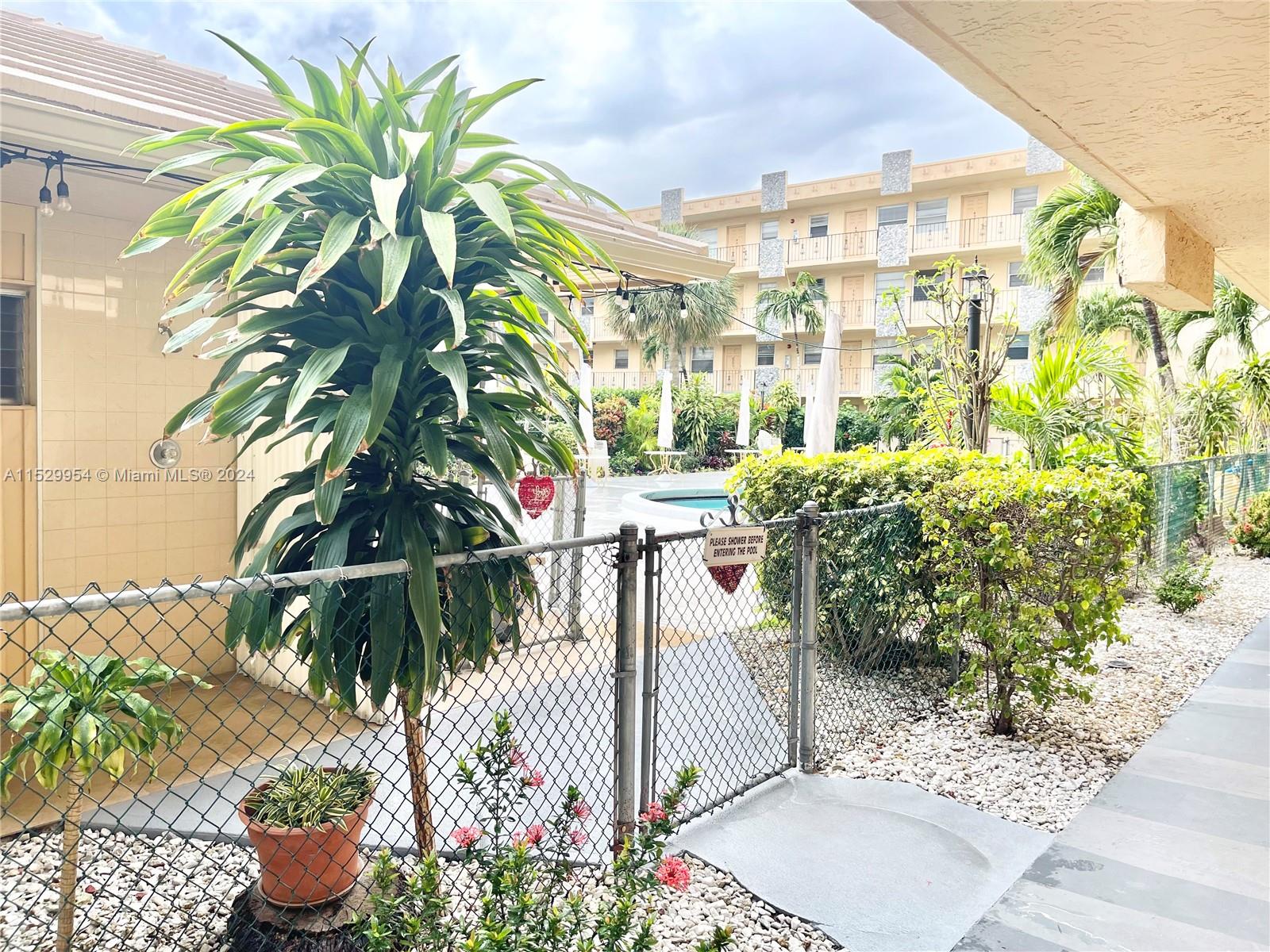 2145 Pierce St 120, Hollywood, Florida 33020, 2 Bedrooms Bedrooms, ,1 BathroomBathrooms,Residential,For Sale,2145 Pierce St 120,A11529954