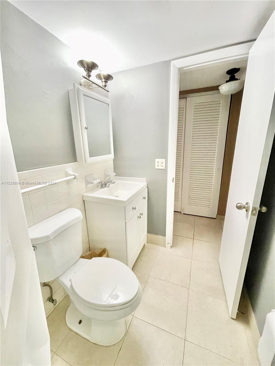 2145 Pierce St 120, Hollywood, Florida 33020, 2 Bedrooms Bedrooms, ,1 BathroomBathrooms,Residential,For Sale,2145 Pierce St 120,A11529954