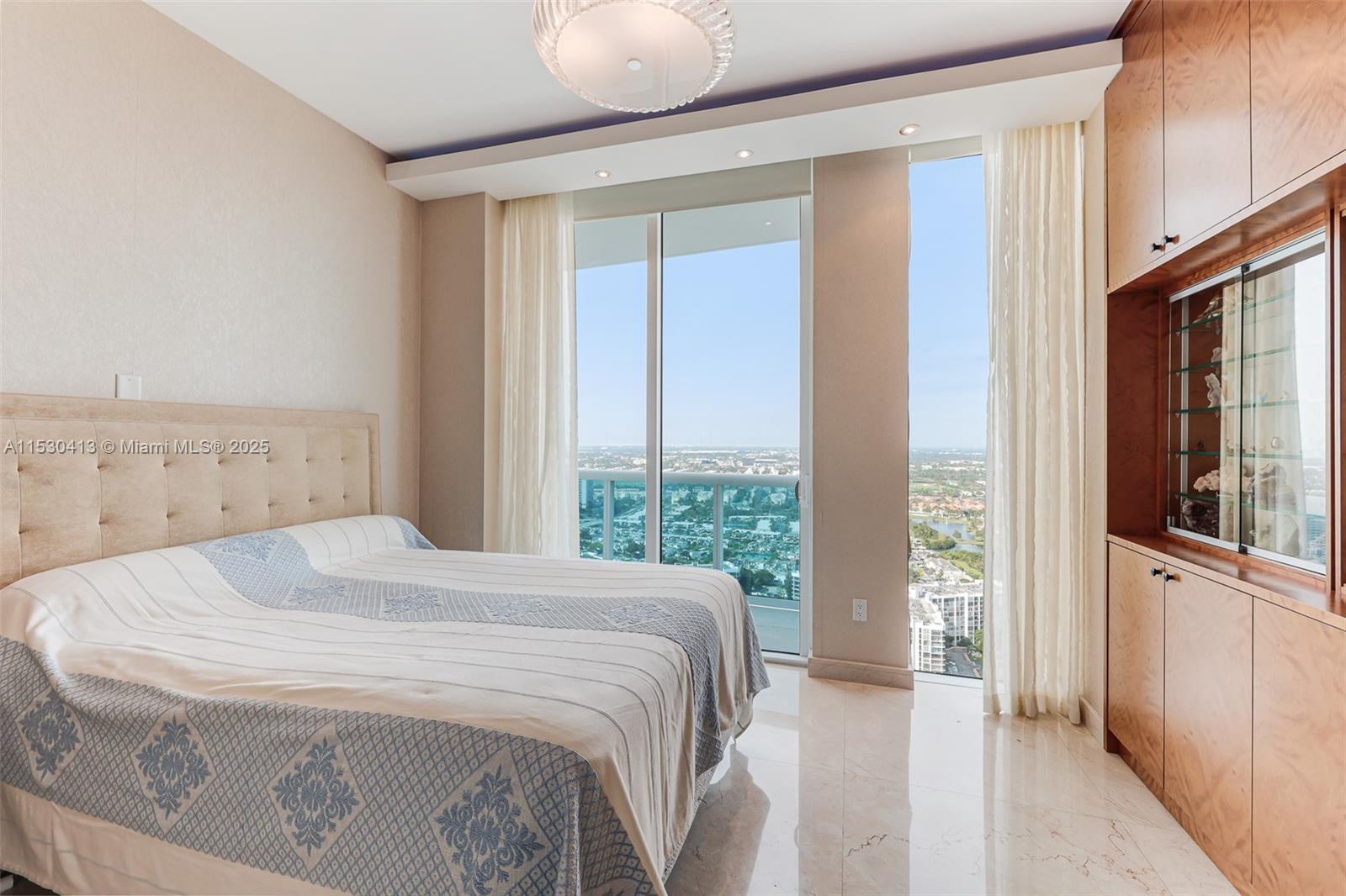 2711 Ocean Dr, Hollywood, FL, 33019 United States, 5 Bedrooms Bedrooms, ,5 BathroomsBathrooms,Residential,For Sale,Ocean Dr,A11530413