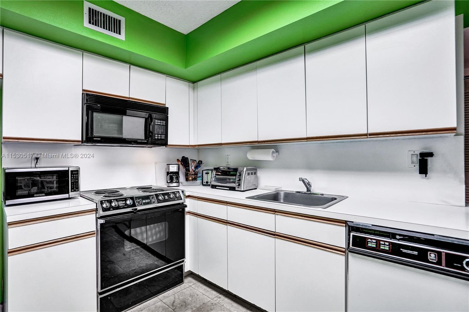 19195 Mystic Pointe Dr, Aventura, FL, 33180 United States, 1 Bedroom Bedrooms, ,1 BathroomBathrooms,Residential,For Sale,Mystic Pointe Dr,A11530517