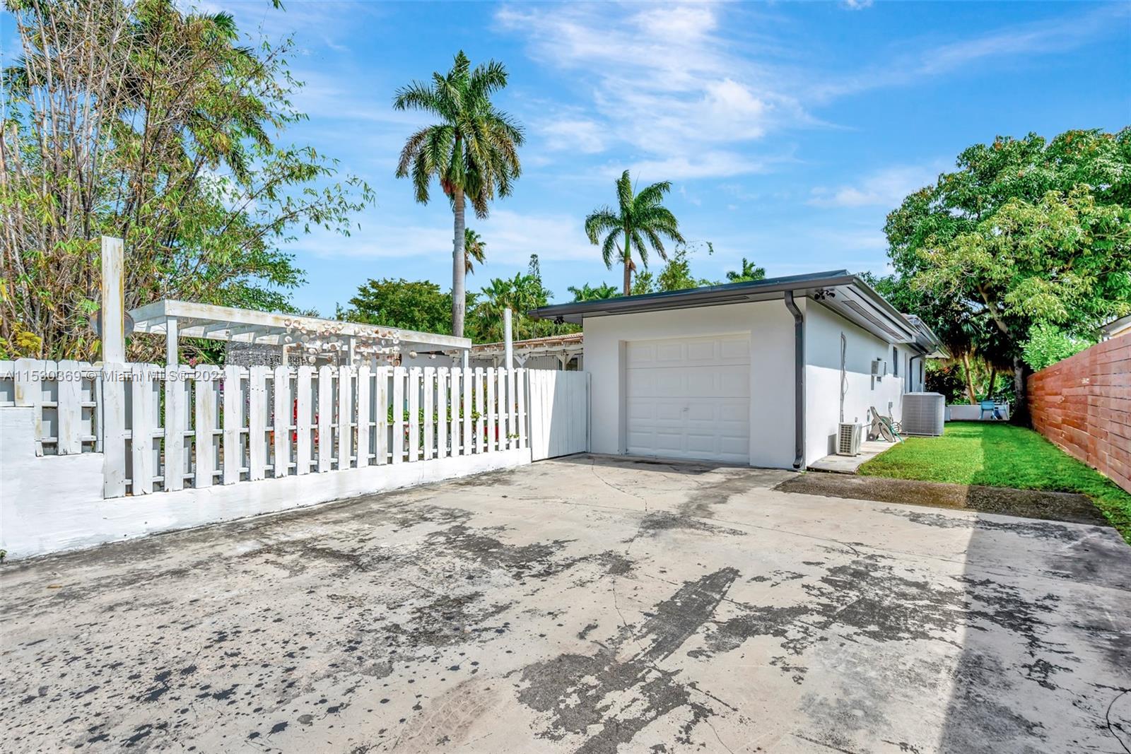 10610 NE 11th Ave, Miami Shores, Florida 33138, 3 Bedrooms Bedrooms, ,3 BathroomsBathrooms,Residential,For Sale,10610 NE 11th Ave,A11530369