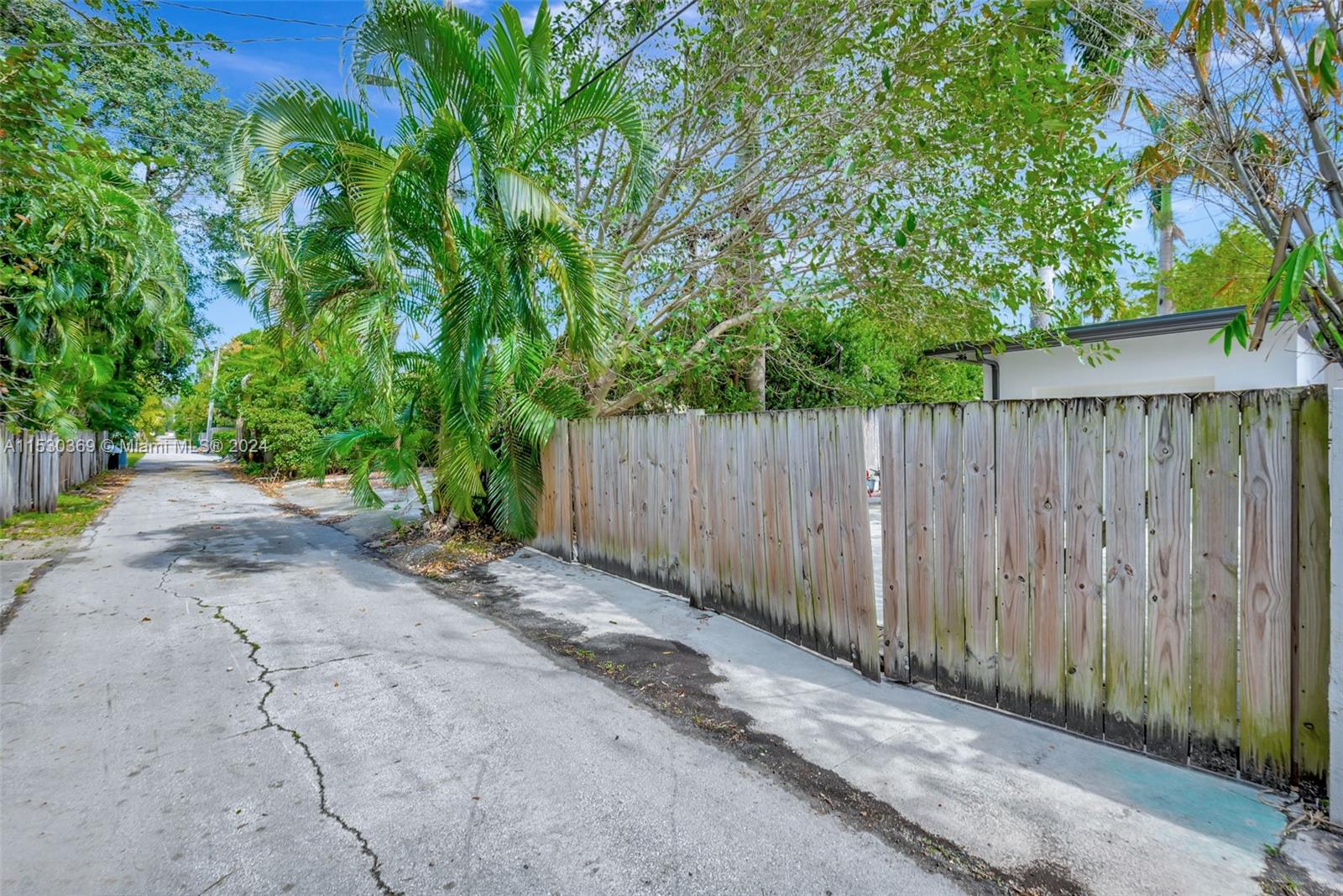 10610 NE 11th Ave, Miami Shores, Florida 33138, 3 Bedrooms Bedrooms, ,3 BathroomsBathrooms,Residential,For Sale,10610 NE 11th Ave,A11530369