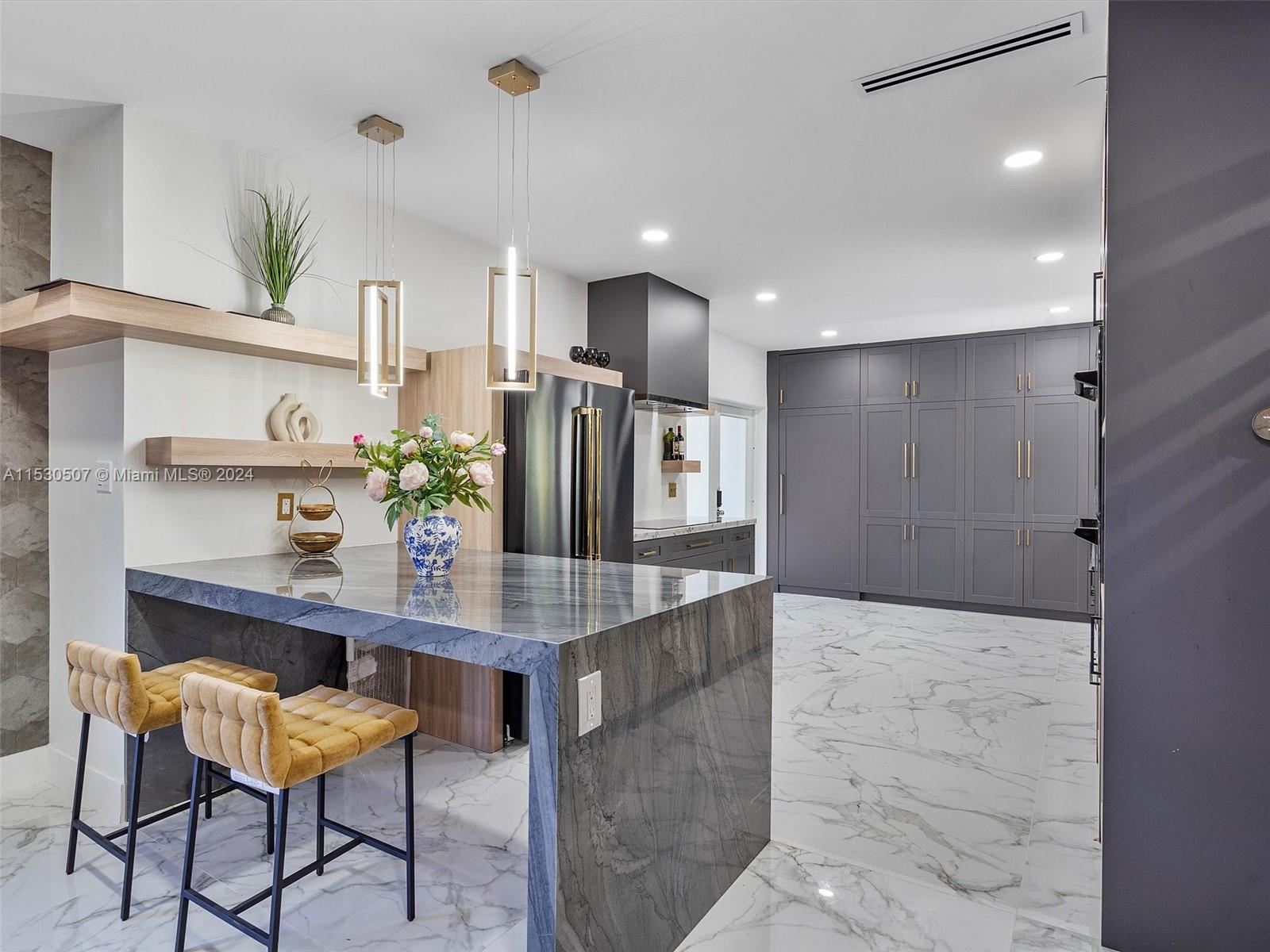 4431 Alton Rd, Miami Beach, FL, 33140 United States, 5 Bedrooms Bedrooms, ,6 BathroomsBathrooms,Residential,For Sale,Alton Rd,A11530507