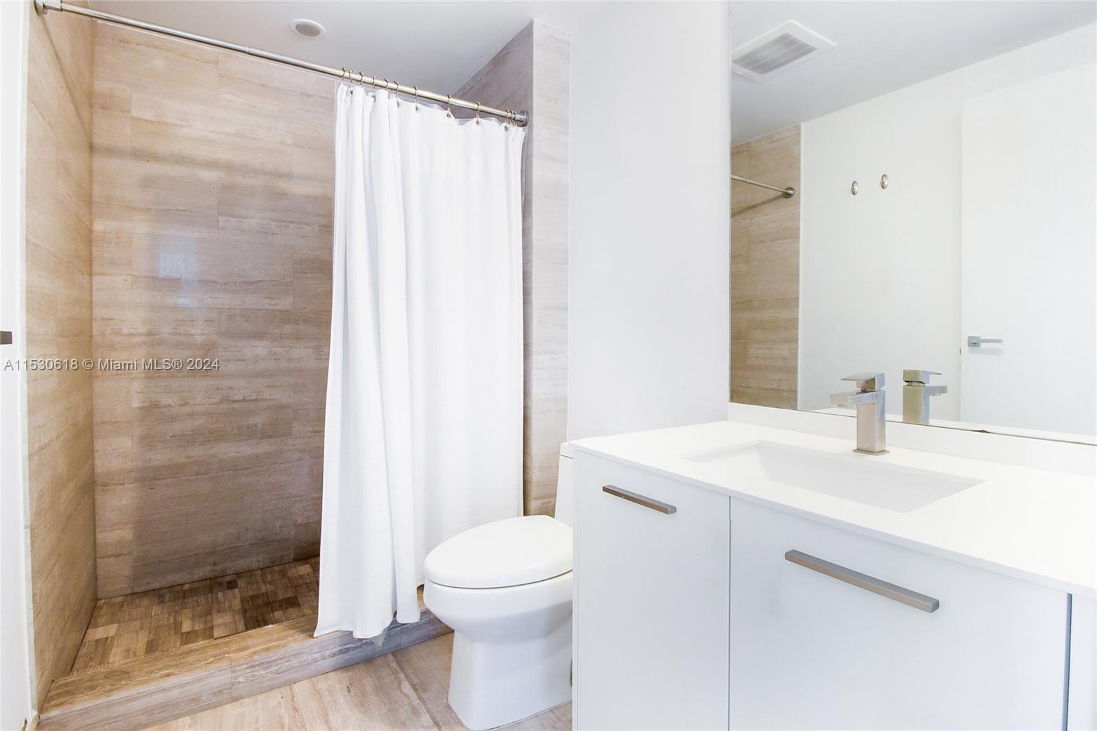 1300 Brickell Bay Dr 1602, Miami, Florida 33131, 2 Bedrooms Bedrooms, ,2 BathroomsBathrooms,Residentiallease,For Rent,1300 Brickell Bay Dr 1602,A11530618