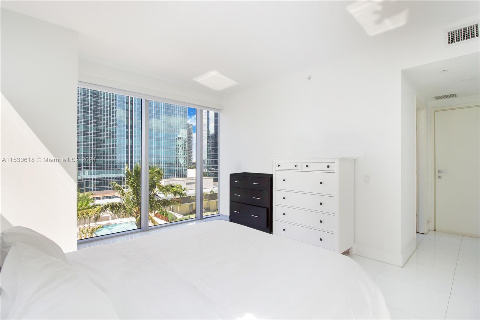 1300 Brickell Bay Dr 1602, Miami, Florida 33131, 2 Bedrooms Bedrooms, ,2 BathroomsBathrooms,Residentiallease,For Rent,1300 Brickell Bay Dr 1602,A11530618