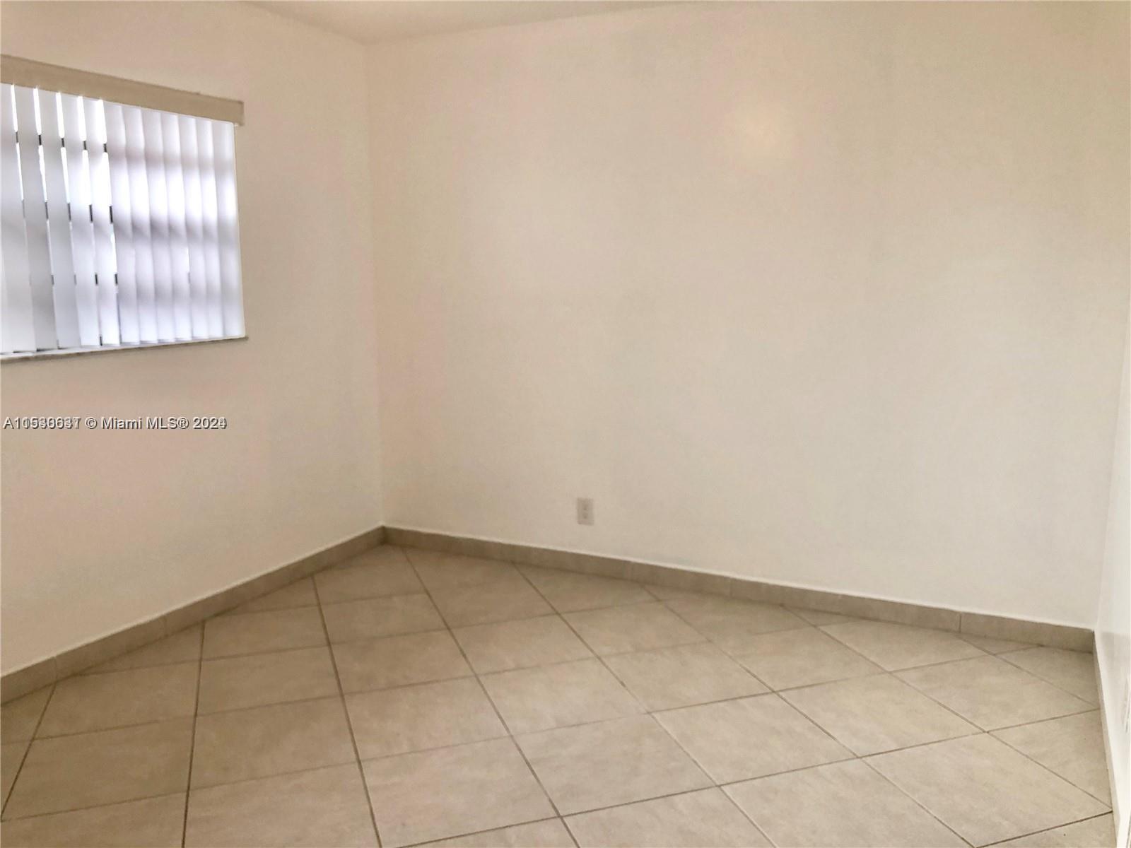 1692 Harding St Rear, Hollywood, Florida 33020, 2 Bedrooms Bedrooms, ,2 BathroomsBathrooms,Residentiallease,For Rent,1692 Harding St Rear,A11530631
