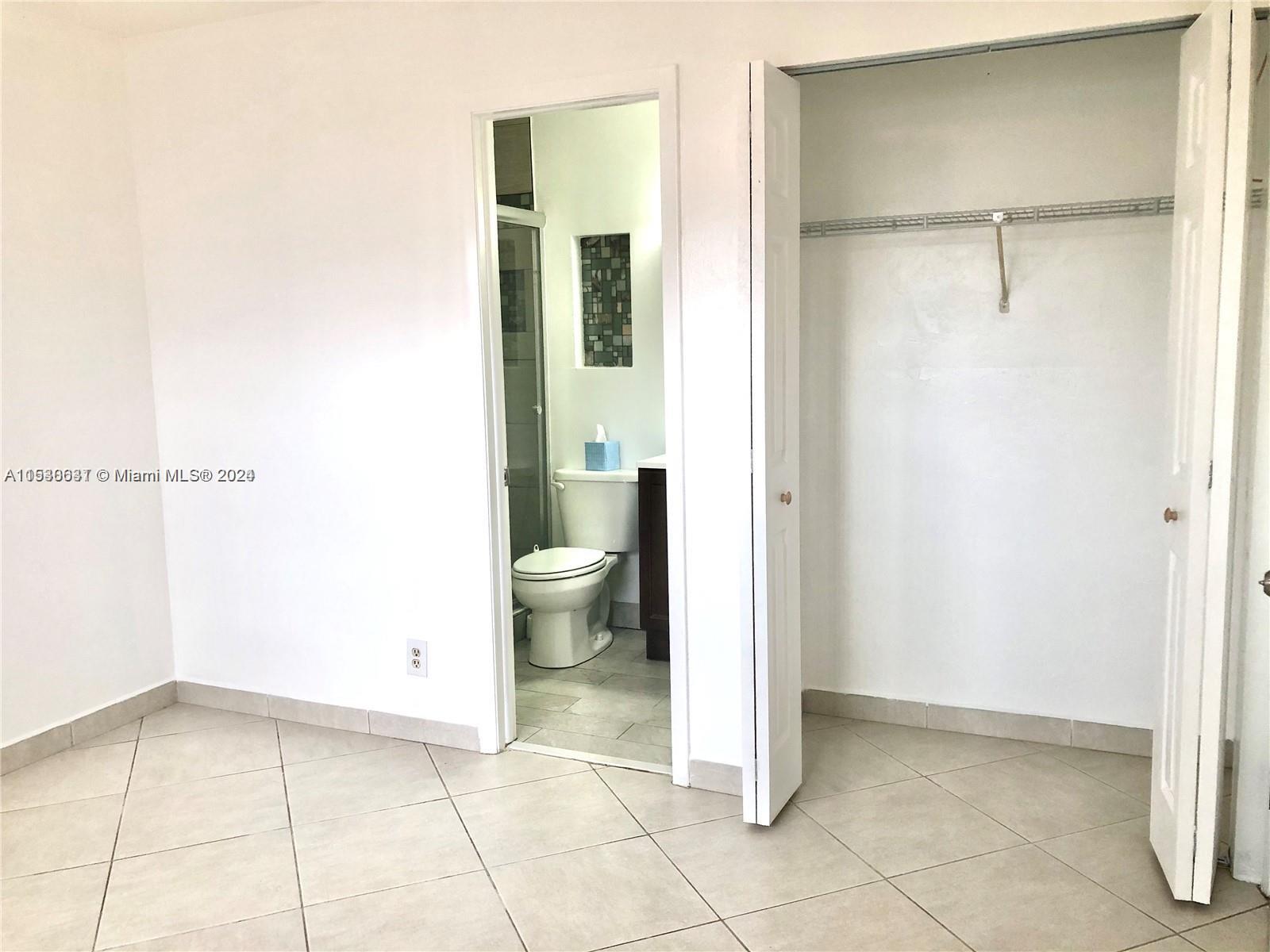 1692 Harding St Rear, Hollywood, Florida 33020, 2 Bedrooms Bedrooms, ,2 BathroomsBathrooms,Residentiallease,For Rent,1692 Harding St Rear,A11530631