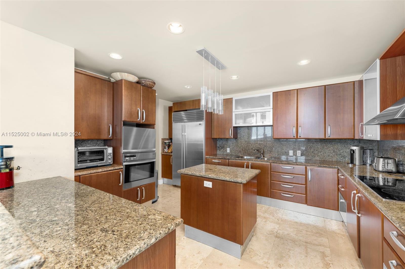 5959 Collins Ave, Miami Beach, FL, 33140 United States, 2 Bedrooms Bedrooms, ,3 BathroomsBathrooms,Residential,For Sale,Collins Ave,A11525002