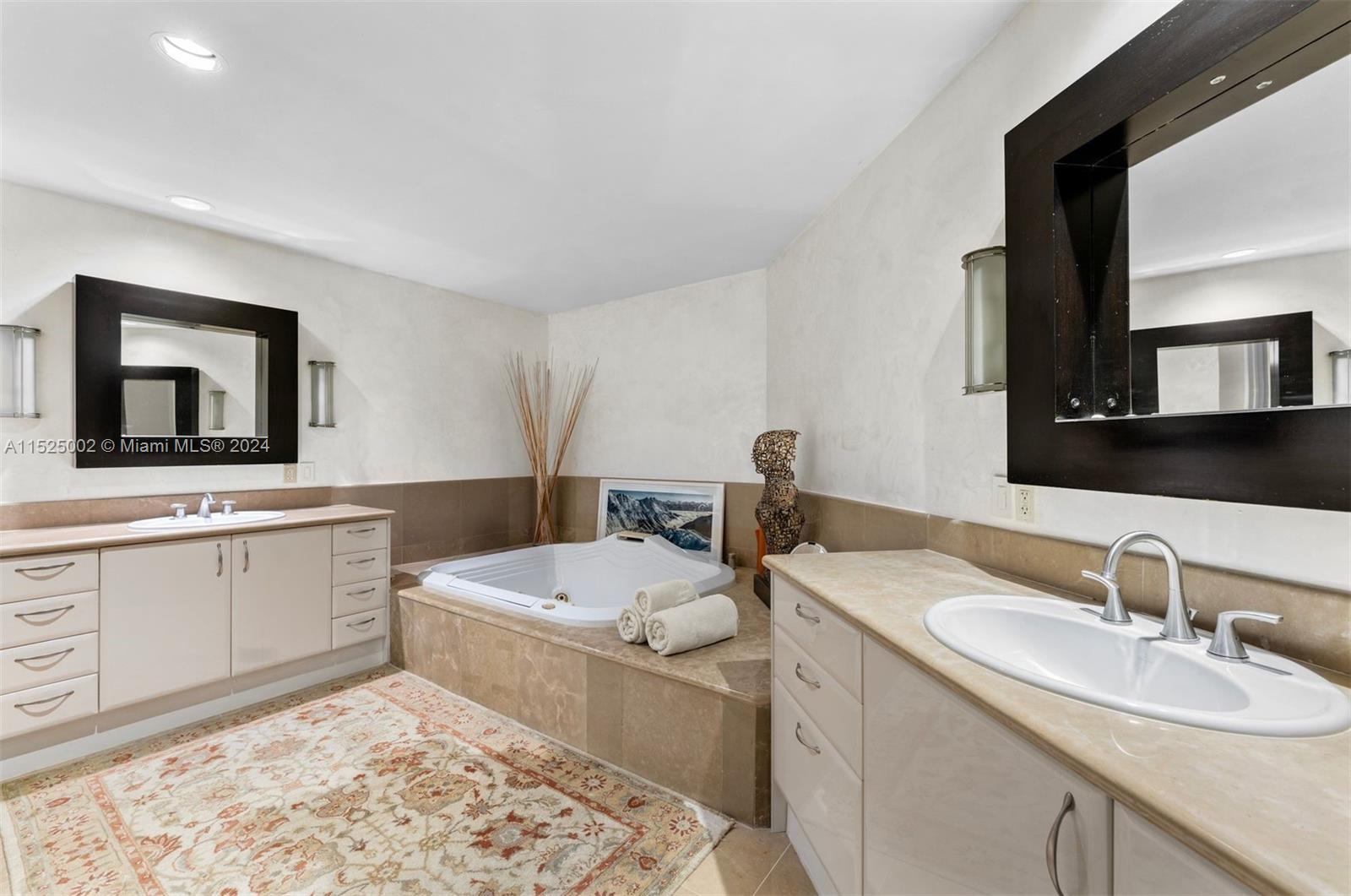 5959 Collins Ave, Miami Beach, FL, 33140 United States, 2 Bedrooms Bedrooms, ,3 BathroomsBathrooms,Residential,For Sale,Collins Ave,A11525002