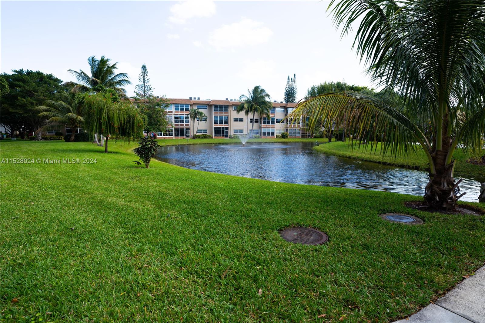 Lauderdale Lakes, FL, 33319 United States, 1 Bedroom Bedrooms, ,1 BathroomBathrooms,Residential,For Sale,A11528024