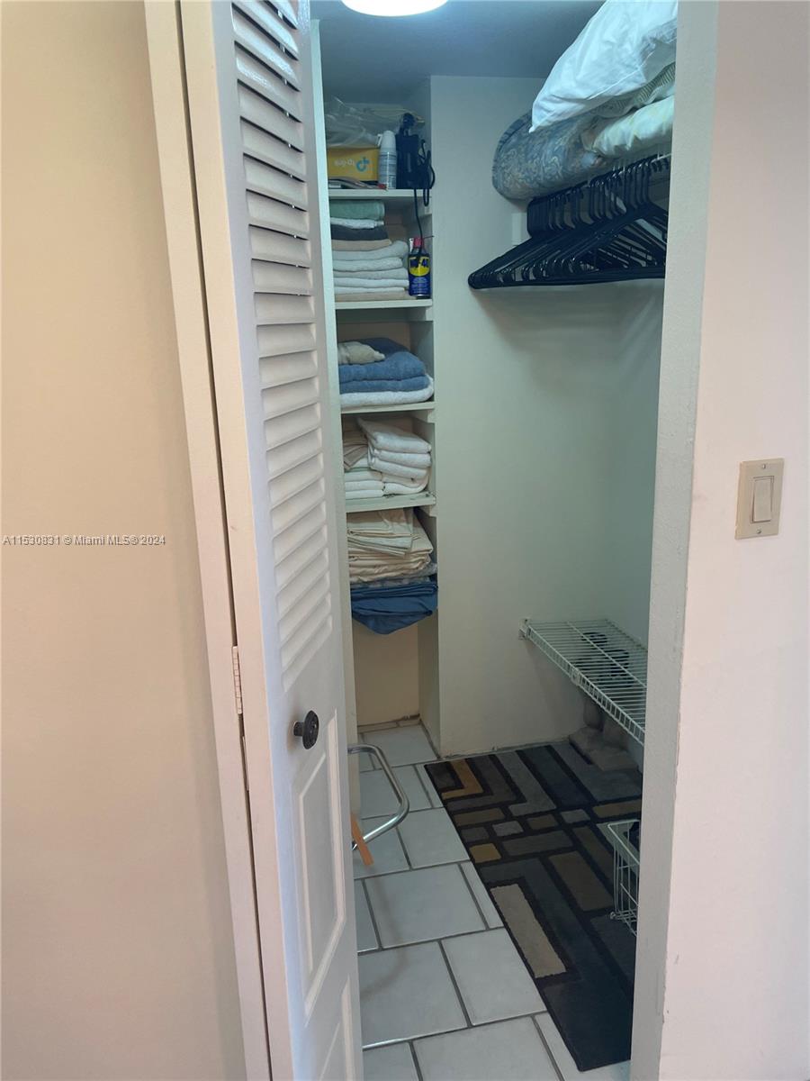 3625 N Country Club Dr 2407, Aventura, Florida 33180, 1 Bedroom Bedrooms, ,1 BathroomBathrooms,Residential,For Sale,3625 N Country Club Dr 2407,A11530831