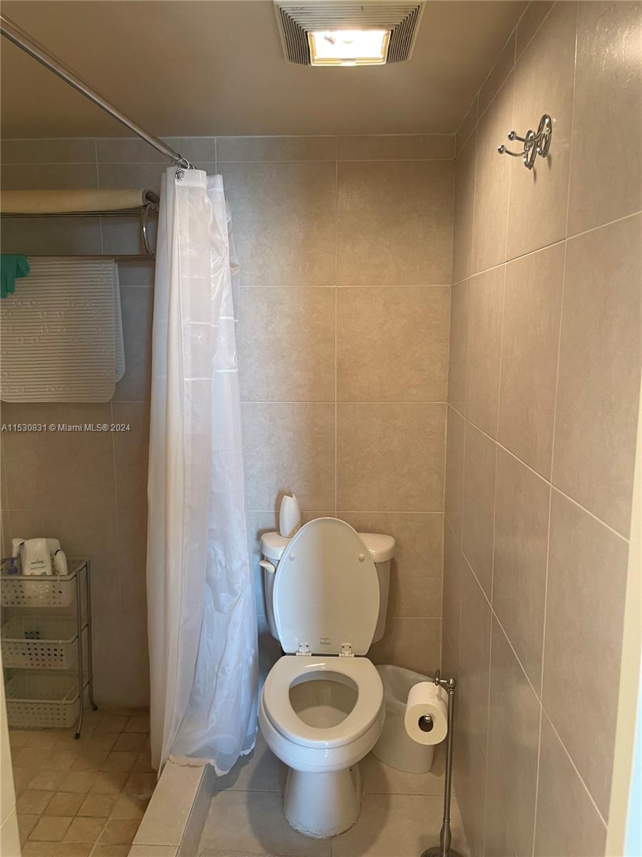 3625 N Country Club Dr 2407, Aventura, Florida 33180, 1 Bedroom Bedrooms, ,1 BathroomBathrooms,Residential,For Sale,3625 N Country Club Dr 2407,A11530831