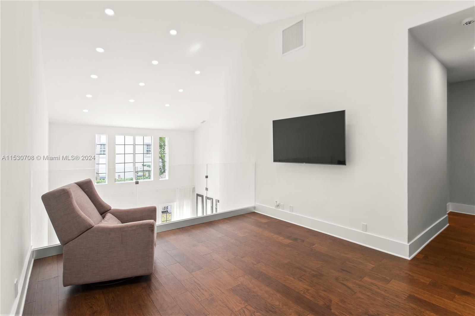 3686 NE 195 Ln, Aventura, Florida 33180, 3 Bedrooms Bedrooms, 8 Rooms Rooms,4 BathroomsBathrooms,Residential,For Sale,3686 NE 195 Ln,A11530708