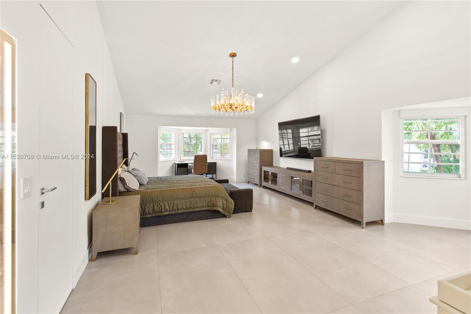 3686 NE 195 Ln, Aventura, Florida 33180, 3 Bedrooms Bedrooms, 8 Rooms Rooms,4 BathroomsBathrooms,Residential,For Sale,3686 NE 195 Ln,A11530708