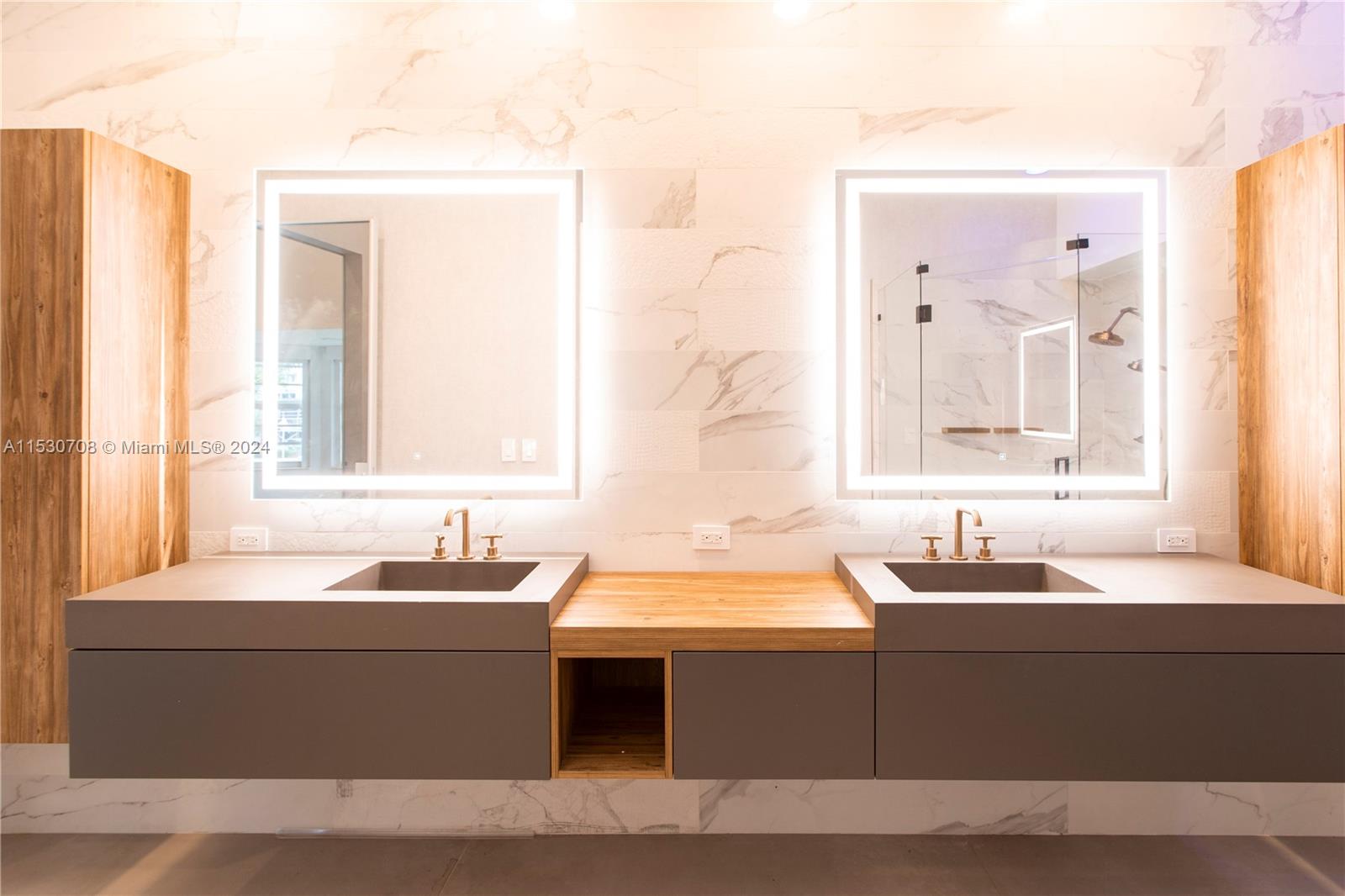 3686 NE 195 Ln, Aventura, Florida 33180, 3 Bedrooms Bedrooms, 8 Rooms Rooms,4 BathroomsBathrooms,Residential,For Sale,3686 NE 195 Ln,A11530708