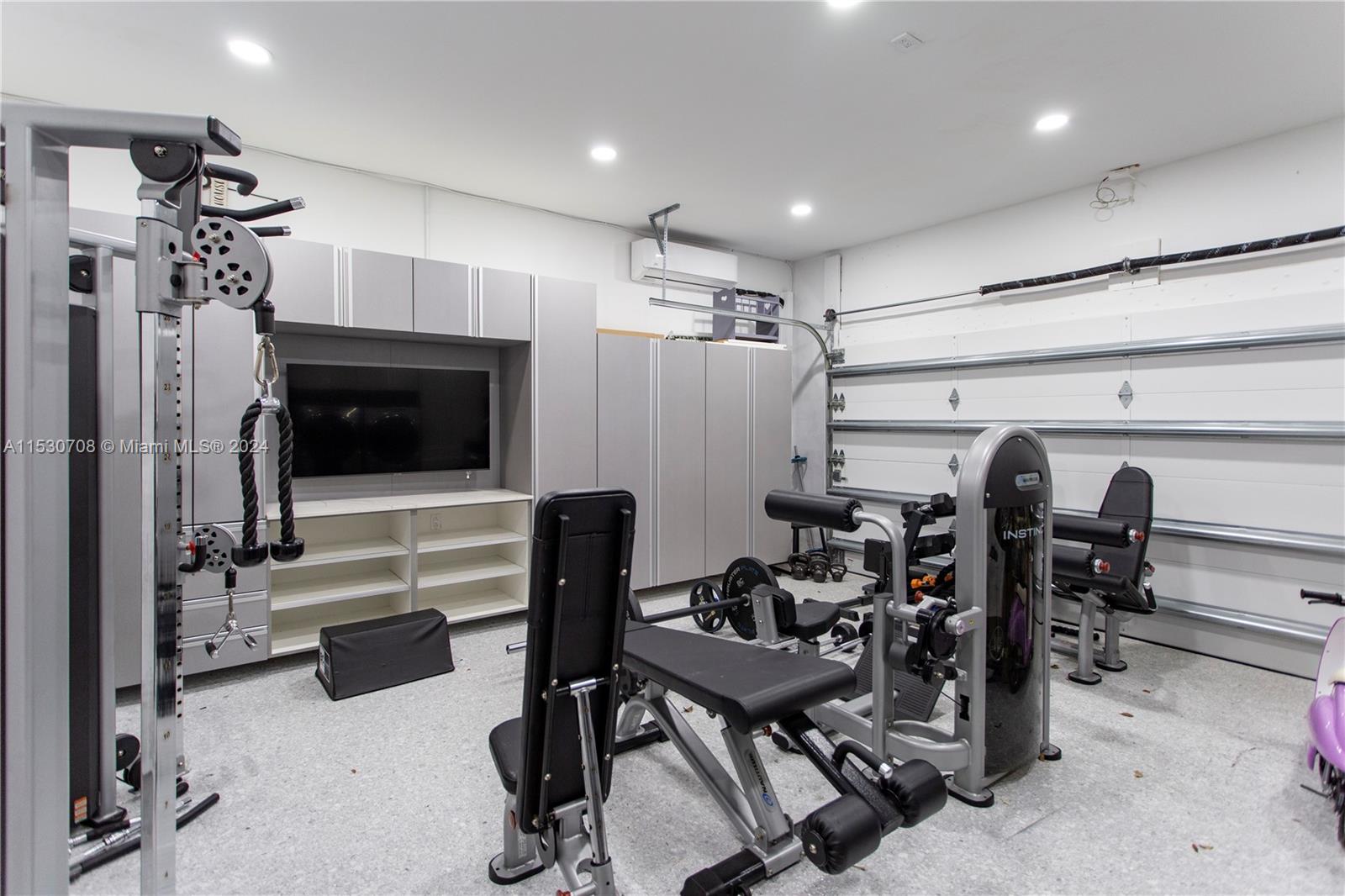 3686 NE 195 Ln, Aventura, Florida 33180, 3 Bedrooms Bedrooms, 8 Rooms Rooms,4 BathroomsBathrooms,Residential,For Sale,3686 NE 195 Ln,A11530708