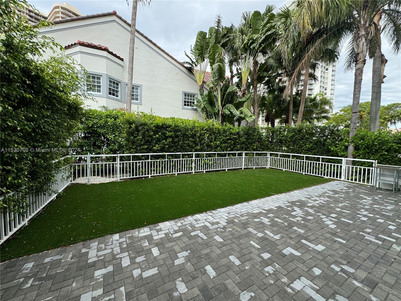 3686 NE 195 Ln, Aventura, Florida 33180, 3 Bedrooms Bedrooms, 8 Rooms Rooms,4 BathroomsBathrooms,Residential,For Sale,3686 NE 195 Ln,A11530708