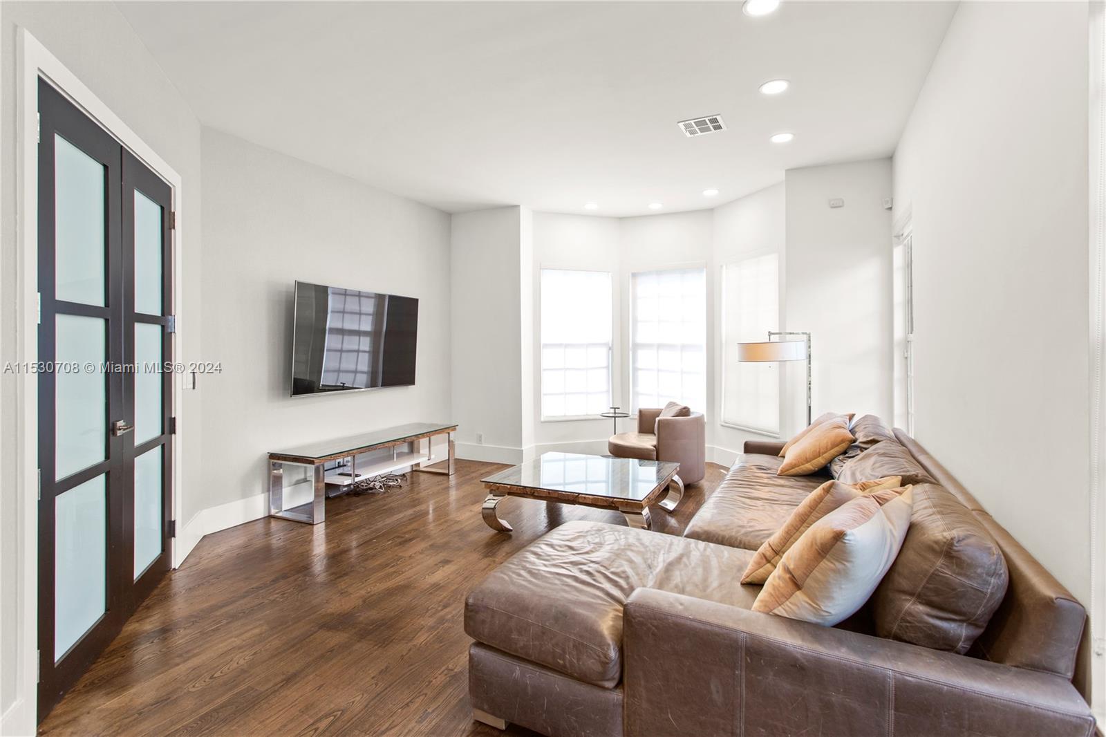 3686 NE 195 Ln, Aventura, Florida 33180, 3 Bedrooms Bedrooms, 8 Rooms Rooms,4 BathroomsBathrooms,Residential,For Sale,3686 NE 195 Ln,A11530708