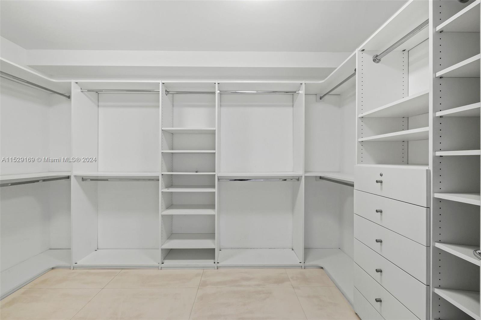 5959 Collins Ave 1002, Miami Beach, Florida 33140, 3 Bedrooms Bedrooms, ,4 BathroomsBathrooms,Residentiallease,For Rent,5959 Collins Ave 1002,A11529169