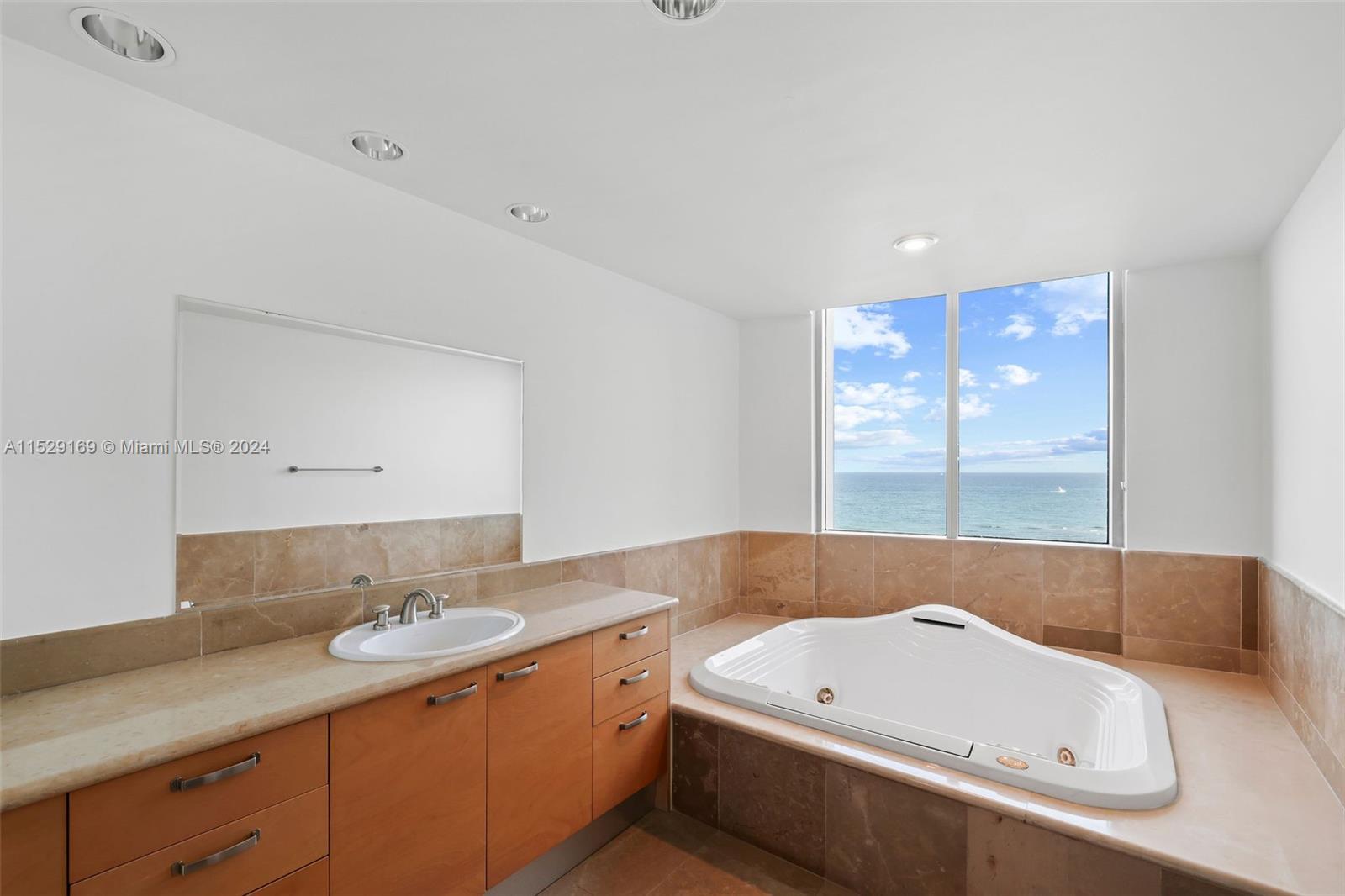 5959 Collins Ave 1002, Miami Beach, Florida 33140, 3 Bedrooms Bedrooms, ,4 BathroomsBathrooms,Residentiallease,For Rent,5959 Collins Ave 1002,A11529169