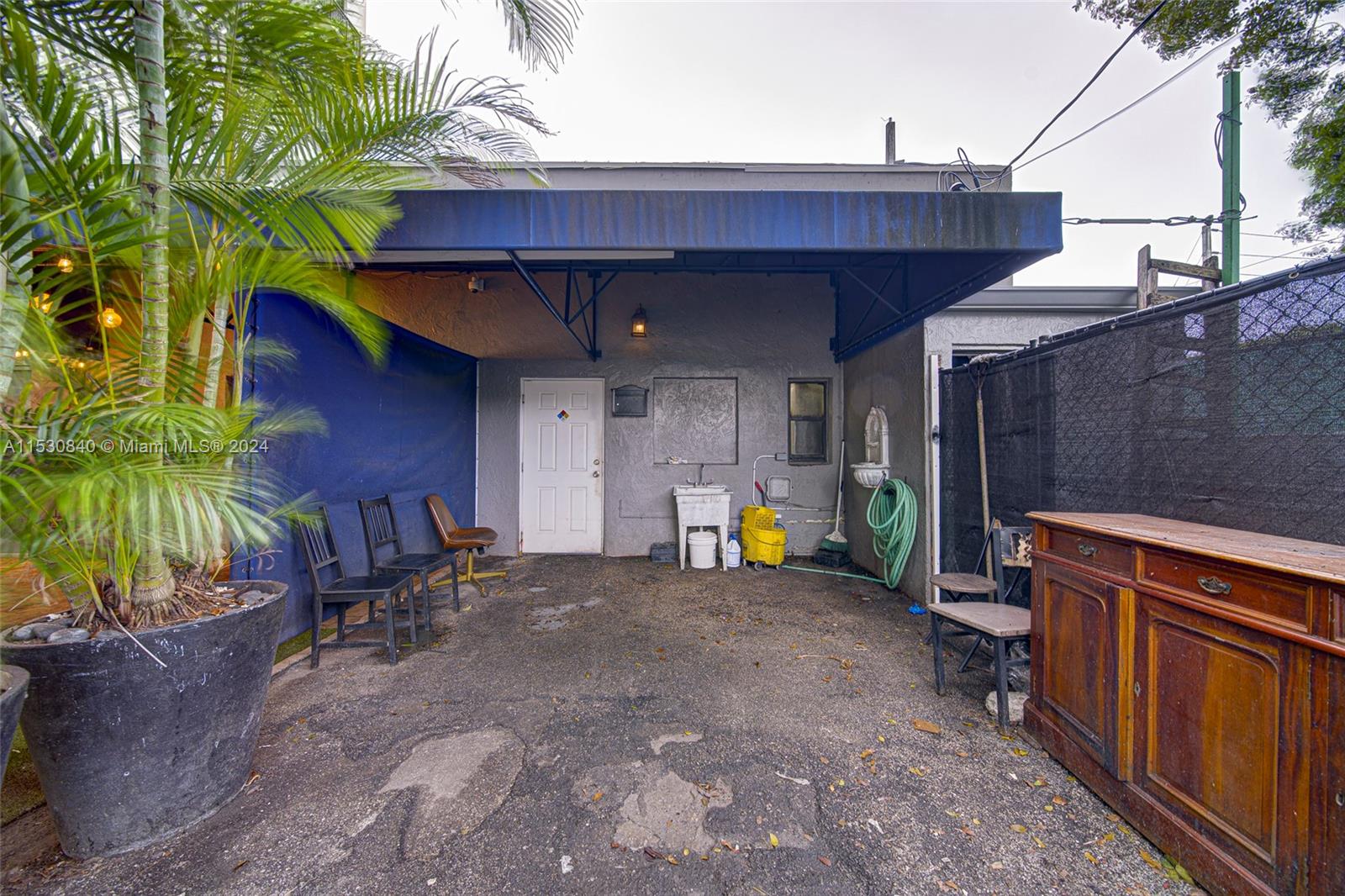 Full-Service Restaurant with Liquor License For Sa, Coral Gables, Florida 33134, ,Businessopportunity,For Sale,Full-Service Restaurant with Liquor License For Sa,A11530840