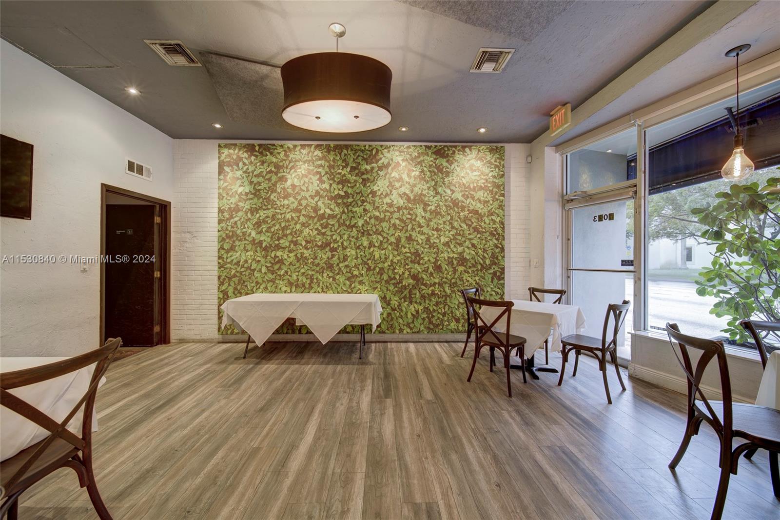 Full-Service Restaurant with Liquor License For Sa, Coral Gables, Florida 33134, ,Businessopportunity,For Sale,Full-Service Restaurant with Liquor License For Sa,A11530840