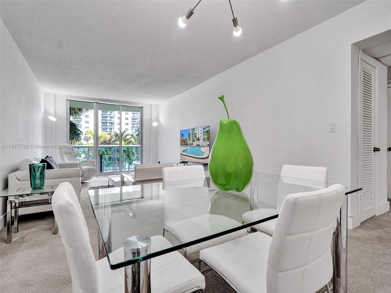 19380 Collins Ave, Sunny Isles Beach, FL, 33160 United States, 1 Bedroom Bedrooms, ,1 BathroomBathrooms,Residential,For Sale,Collins Ave,A11527732