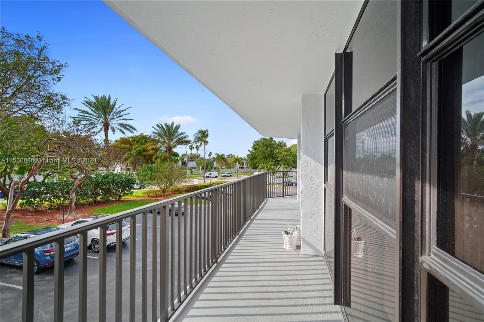 600 Parkview Dr 209, Hallandale Beach, Florida 33009, 2 Bedrooms Bedrooms, ,2 BathroomsBathrooms,Residential,For Sale,600 Parkview Dr 209,A11530888