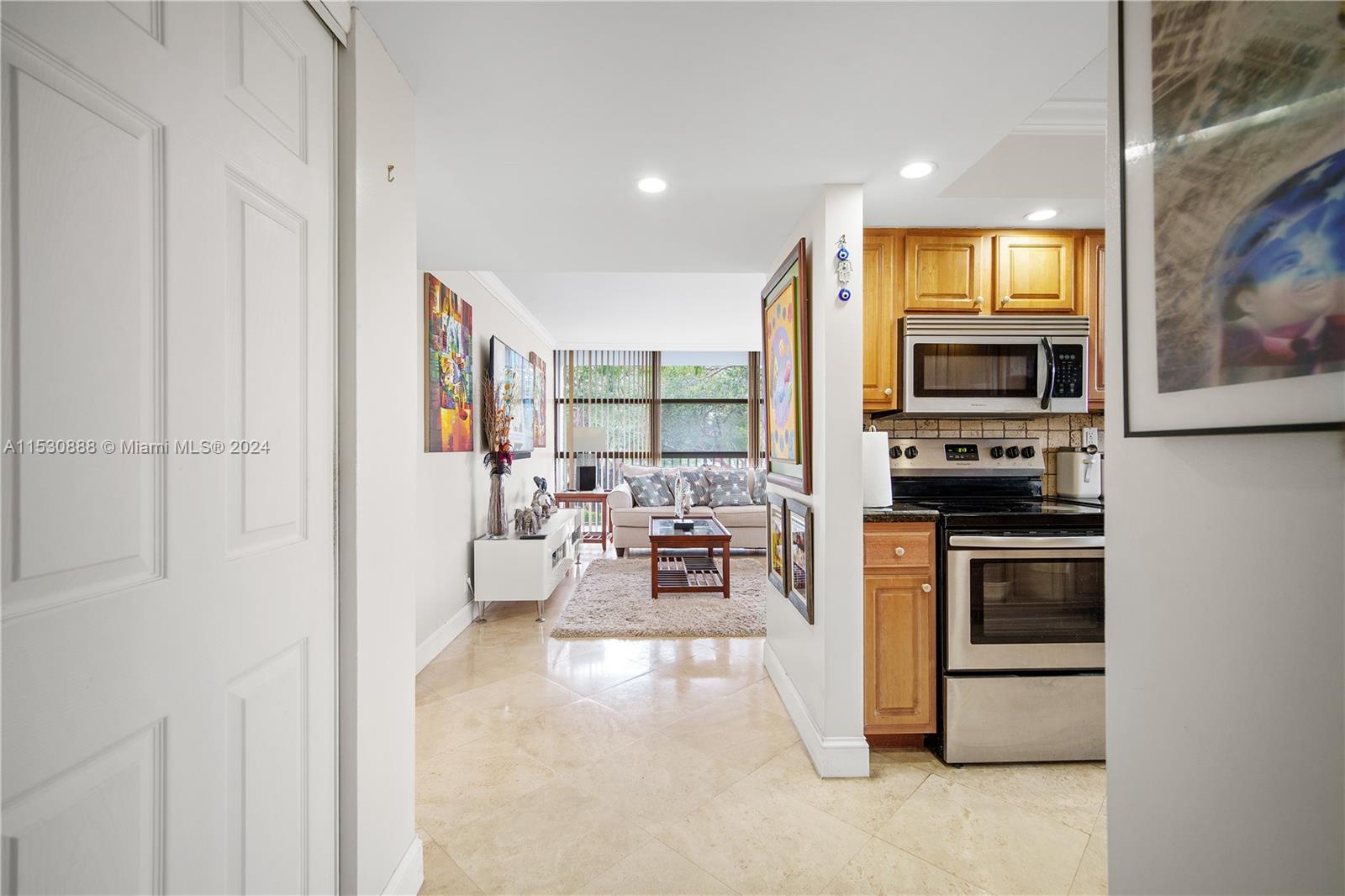 600 Parkview Dr 209, Hallandale Beach, Florida 33009, 2 Bedrooms Bedrooms, ,2 BathroomsBathrooms,Residential,For Sale,600 Parkview Dr 209,A11530888