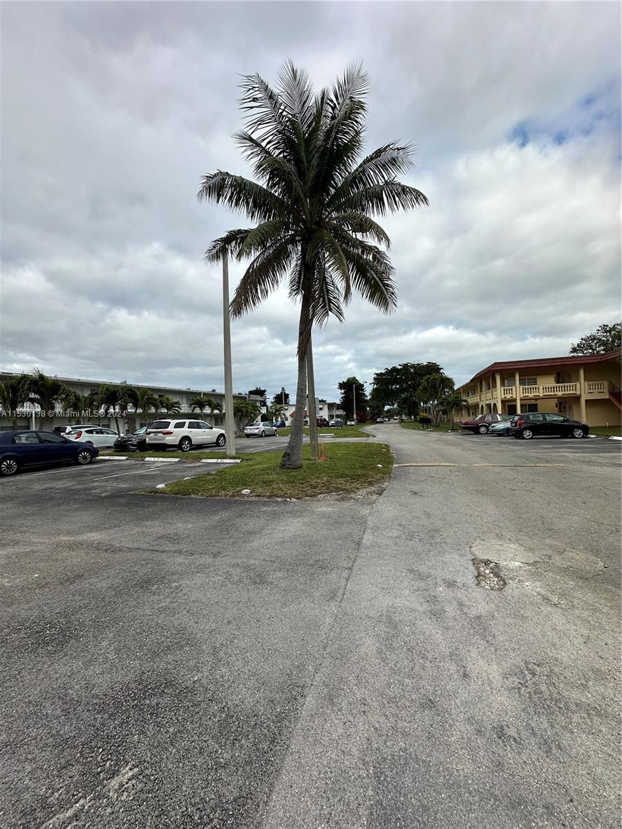 165 203rd Ter, Miami Gardens, FL, 33179 United States, 1 Bedroom Bedrooms, ,1 BathroomBathrooms,Residential,For Sale,203rd Ter,A11530138