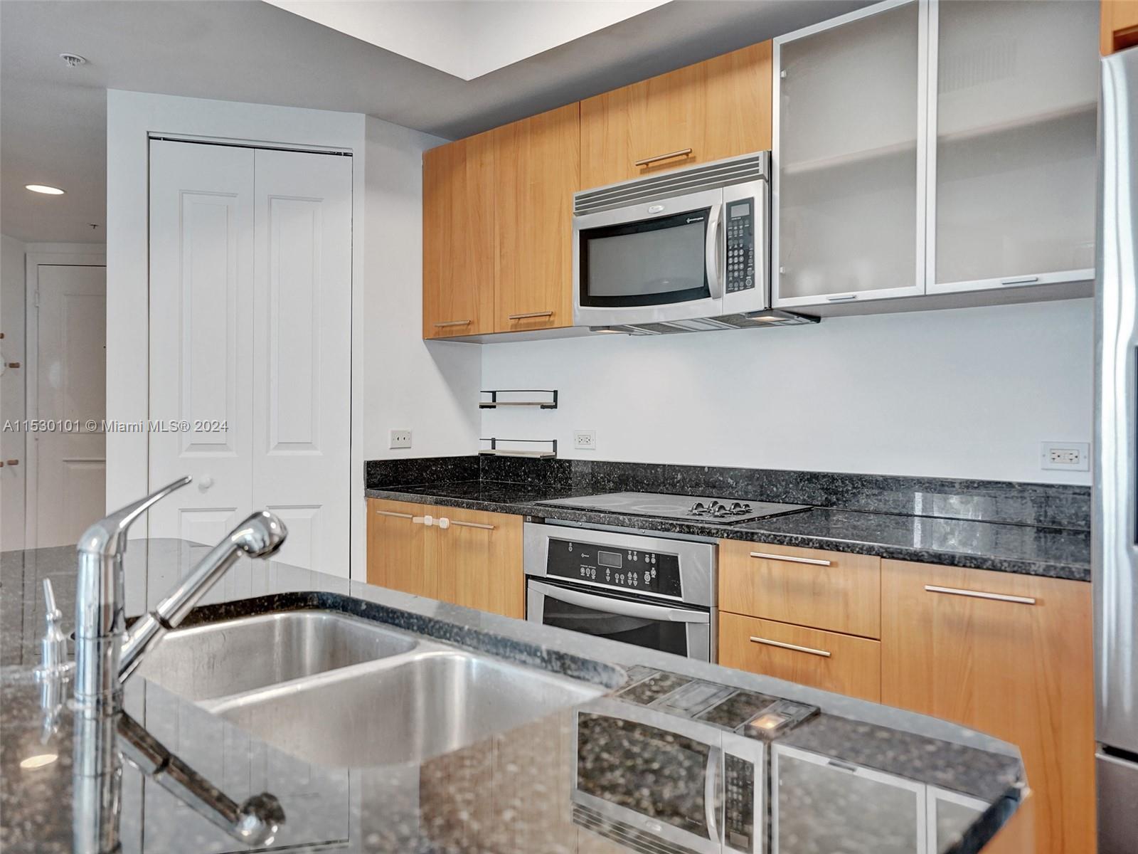 480 NE 30th St 901, Miami, Florida 33137, 2 Bedrooms Bedrooms, ,2 BathroomsBathrooms,Residentiallease,For Rent,480 NE 30th St 901,A11530101