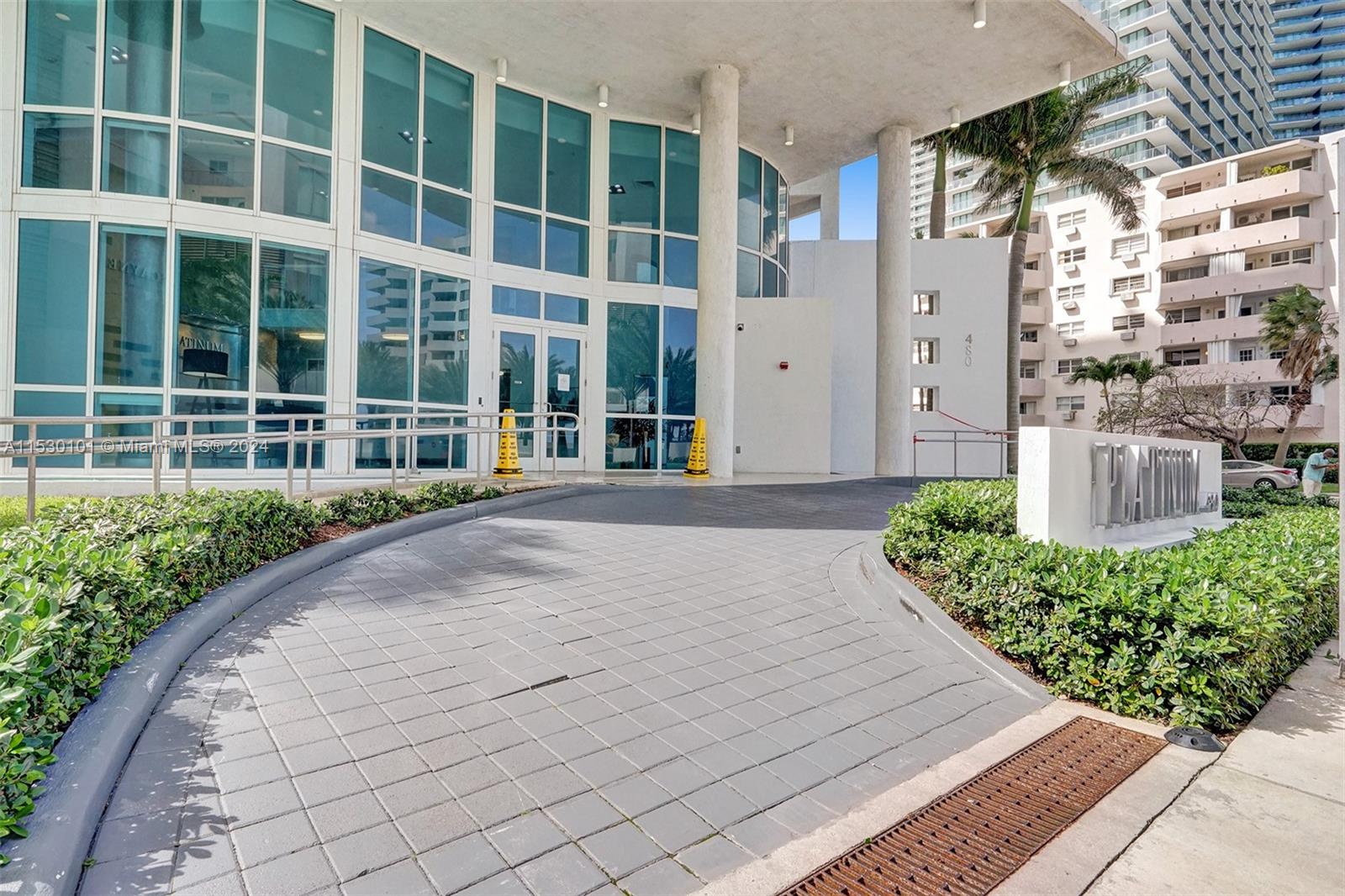 480 NE 30th St 901, Miami, Florida 33137, 2 Bedrooms Bedrooms, ,2 BathroomsBathrooms,Residentiallease,For Rent,480 NE 30th St 901,A11530101