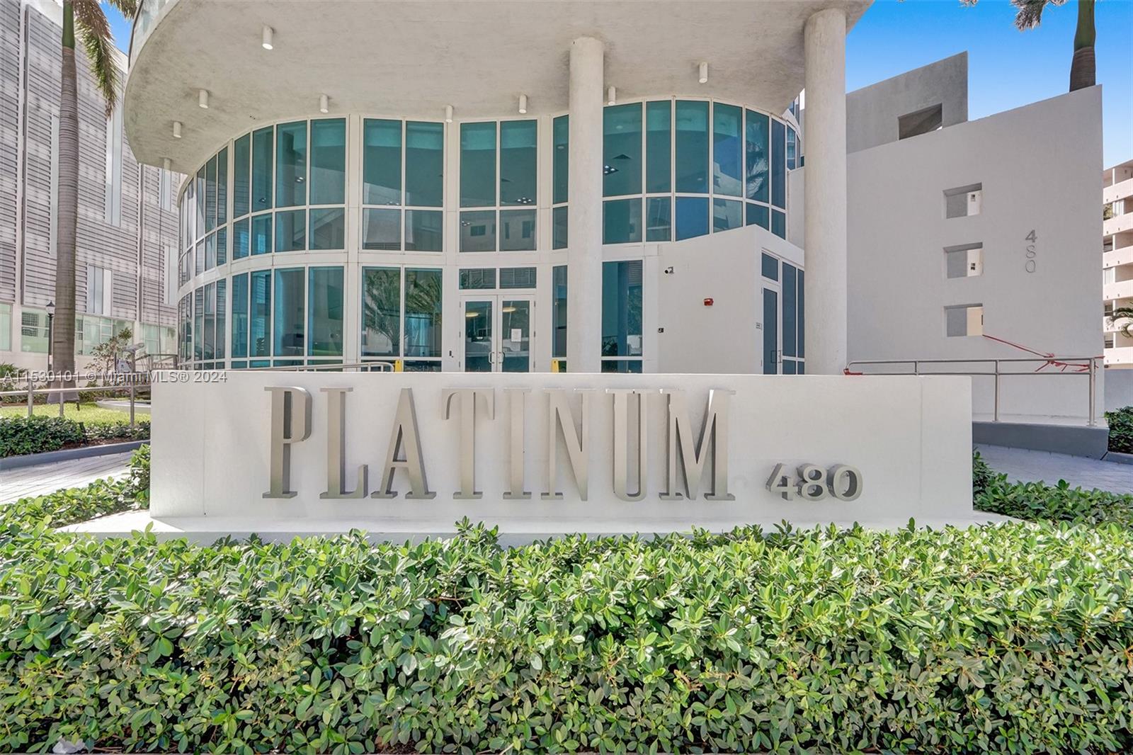 480 NE 30th St 901, Miami, Florida 33137, 2 Bedrooms Bedrooms, ,2 BathroomsBathrooms,Residentiallease,For Rent,480 NE 30th St 901,A11530101